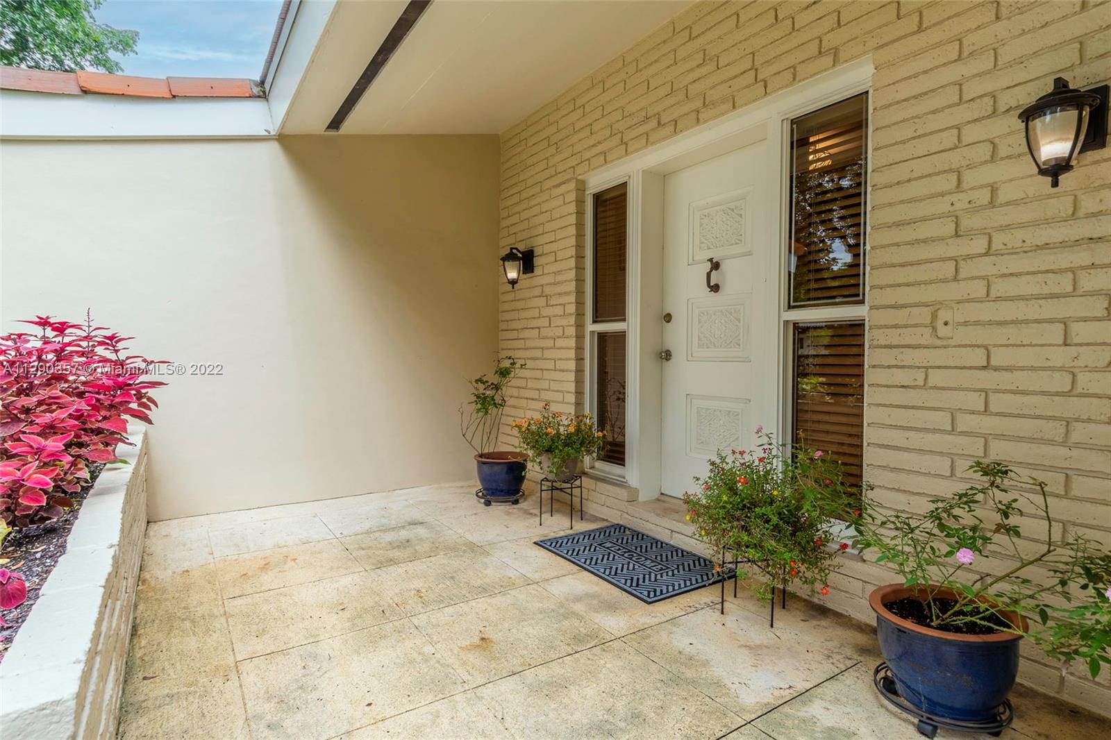 CORAL GABLES RIVIERA SEC - Residential