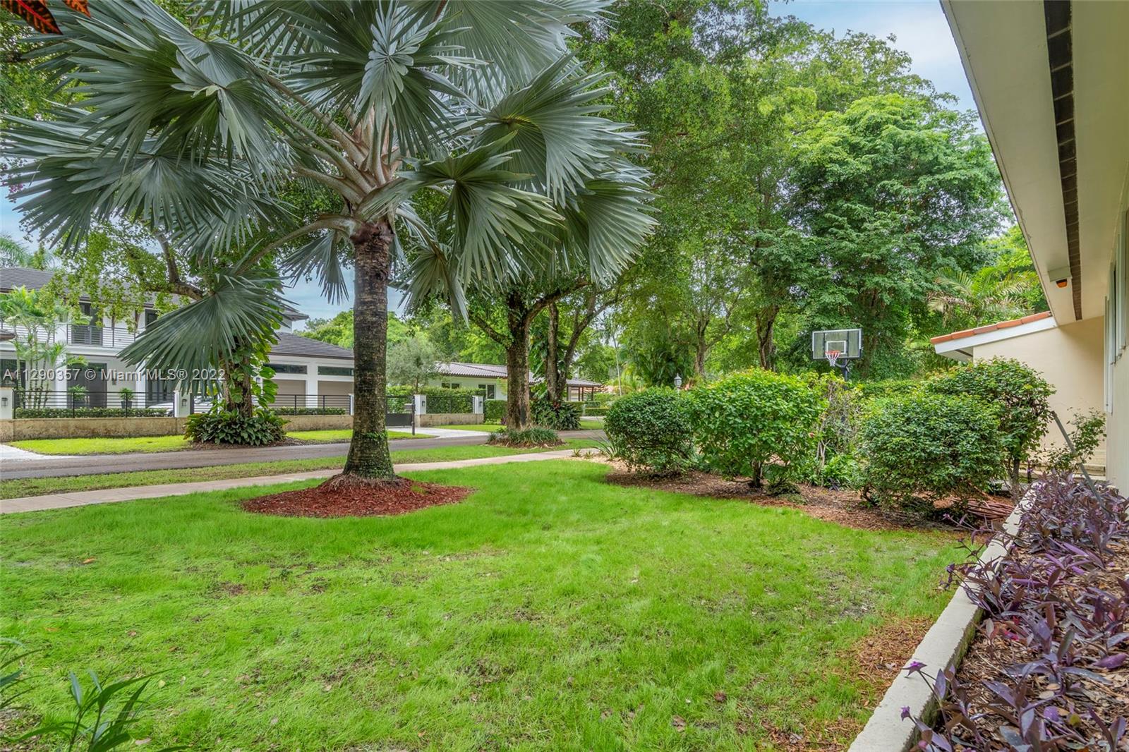 CORAL GABLES RIVIERA SEC - Residential