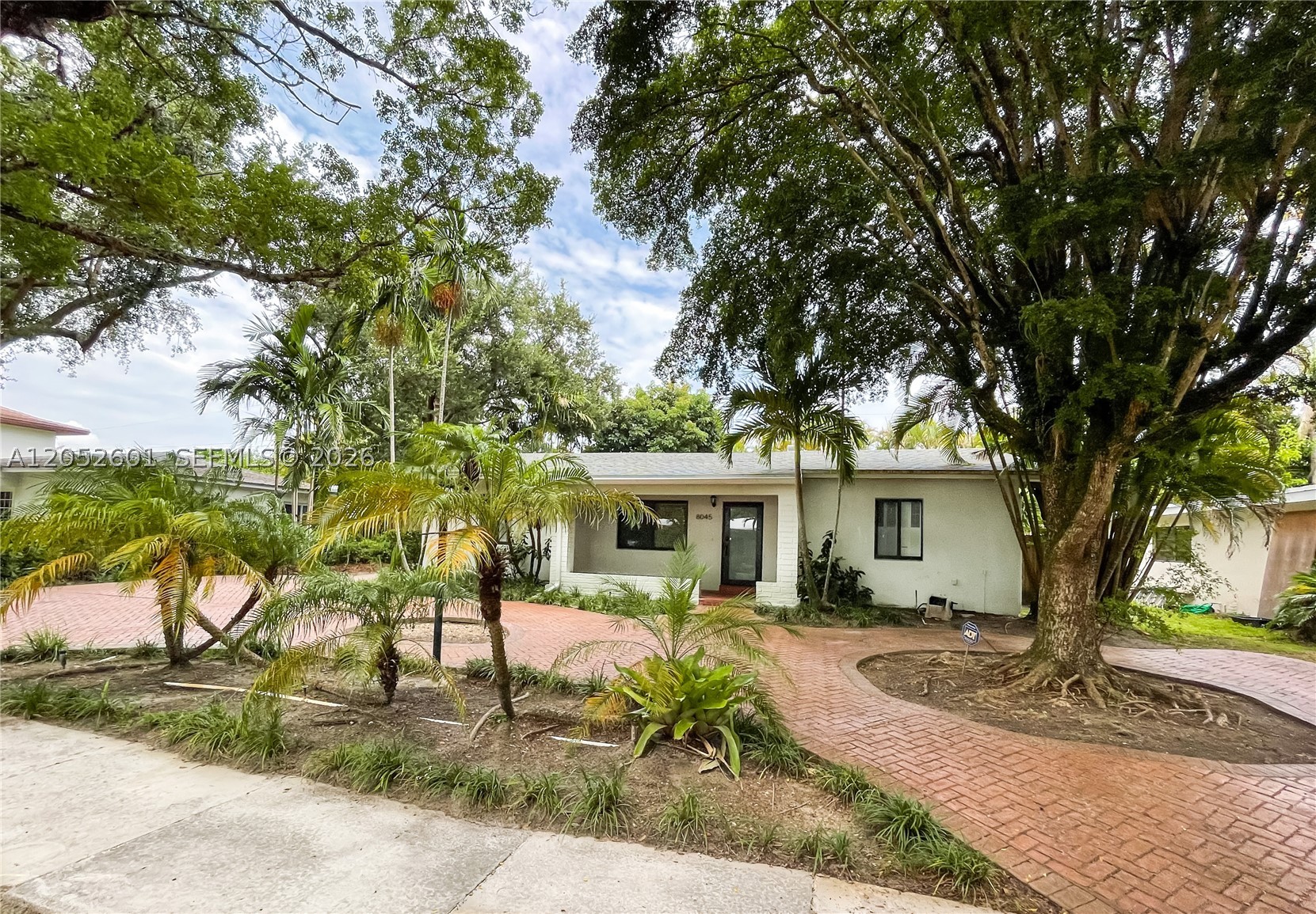 BEVERLY GARDENS - Residential Lease