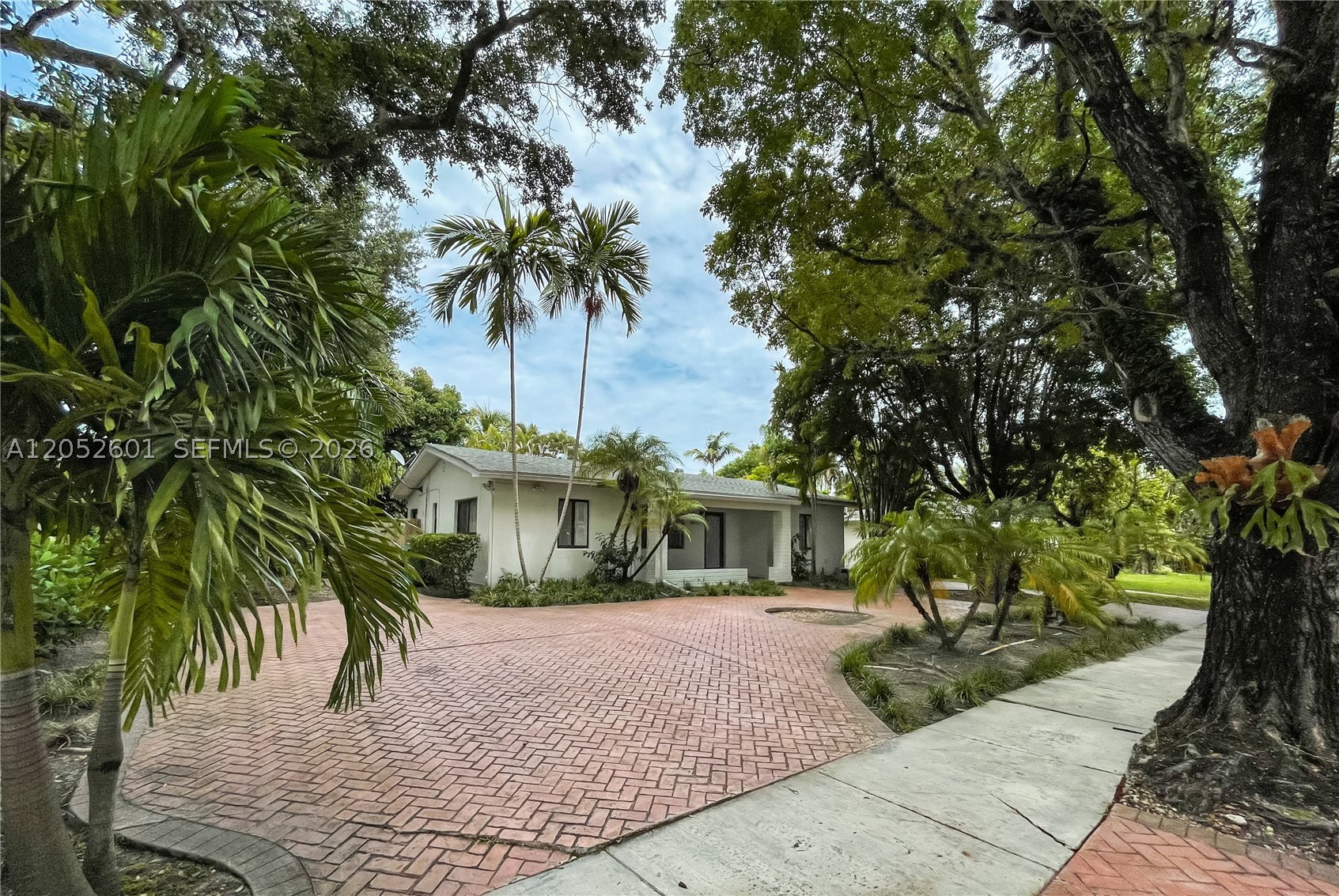 BEVERLY GARDENS - Residential Lease