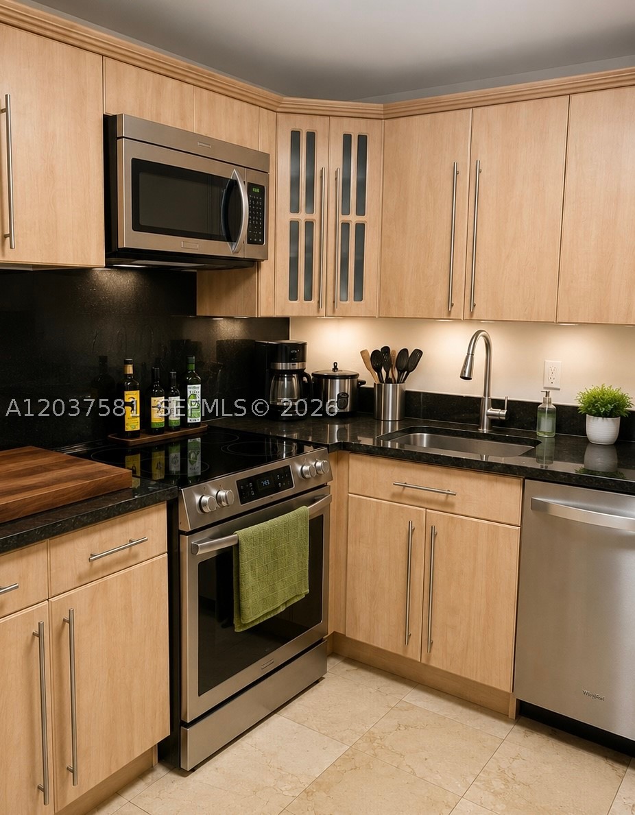 CARLTON BAY CONDO - Residential Lease