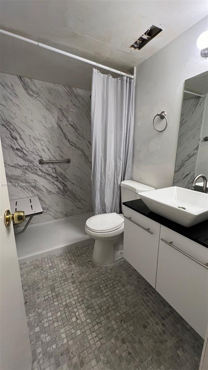 LAKE POINTE CONDOMINIUM N - Residential