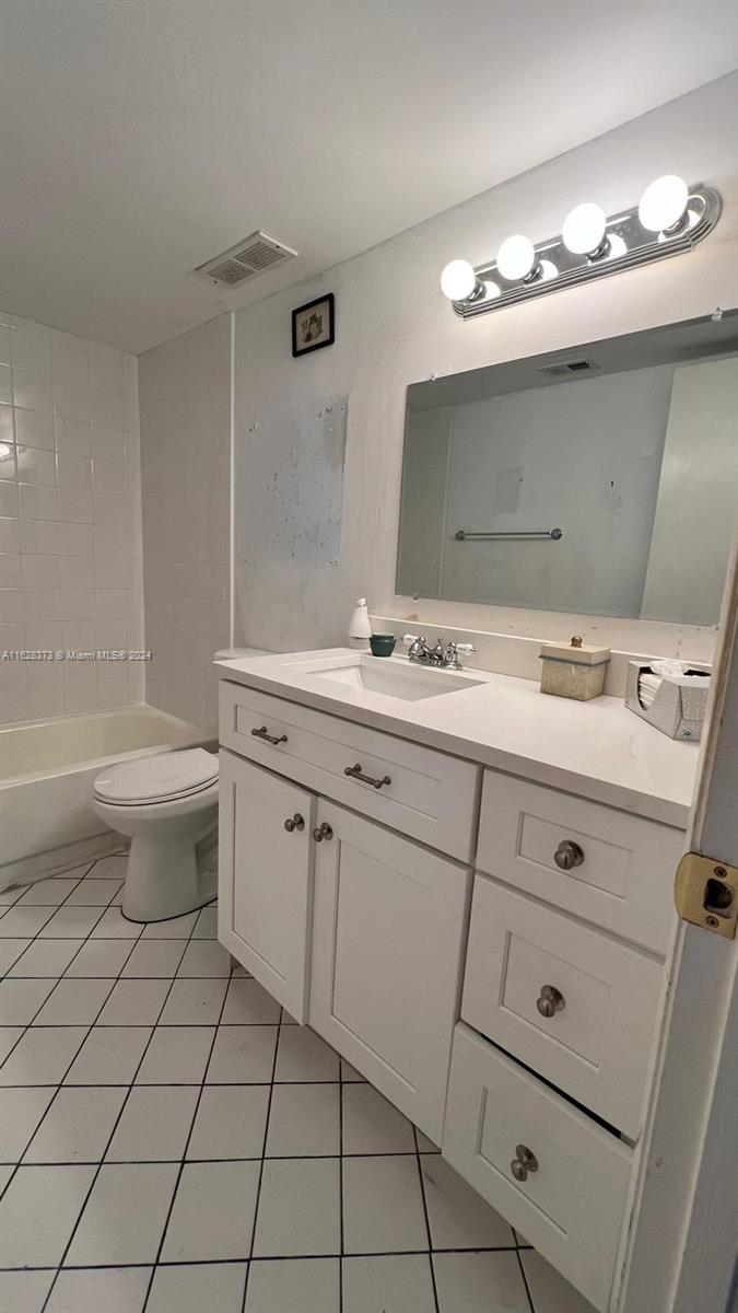 LAKE POINTE CONDOMINIUM N - Residential