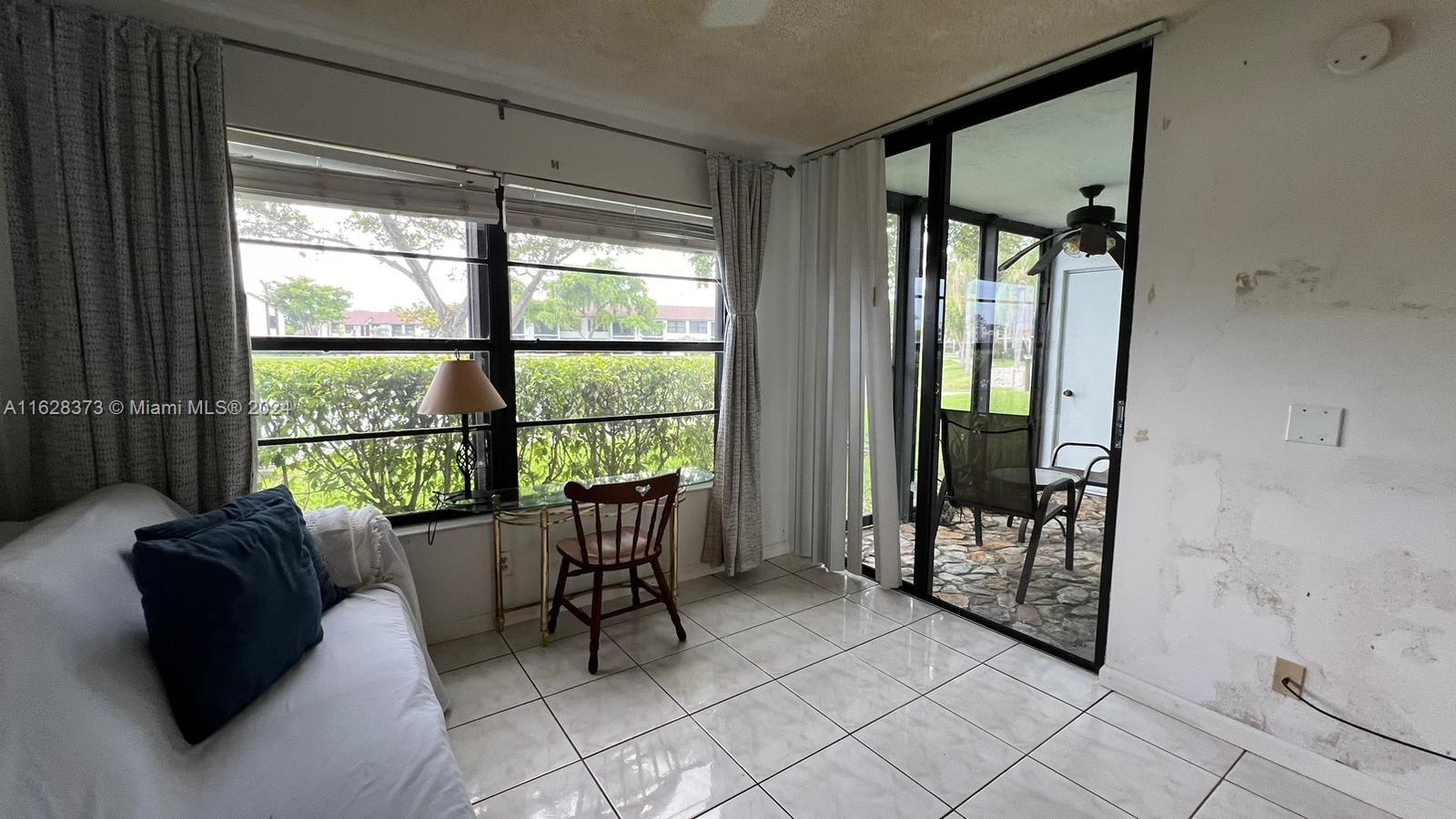 LAKE POINTE CONDOMINIUM N - Residential