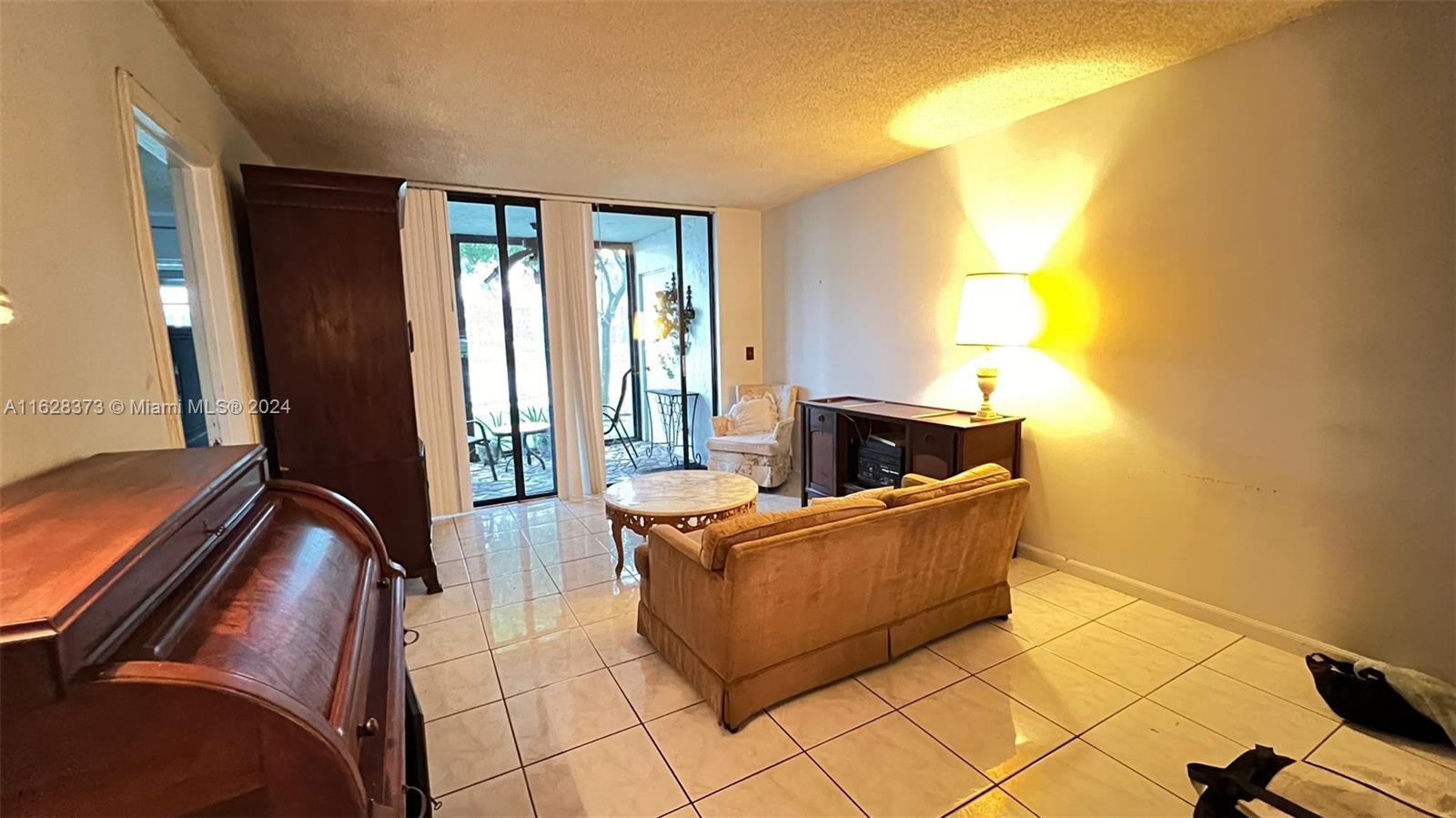 LAKE POINTE CONDOMINIUM N - Residential