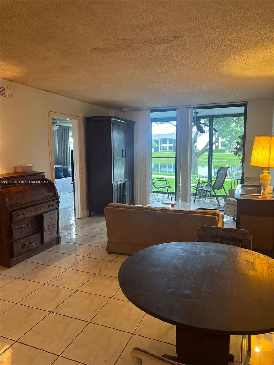 LAKE POINTE CONDOMINIUM N - Residential