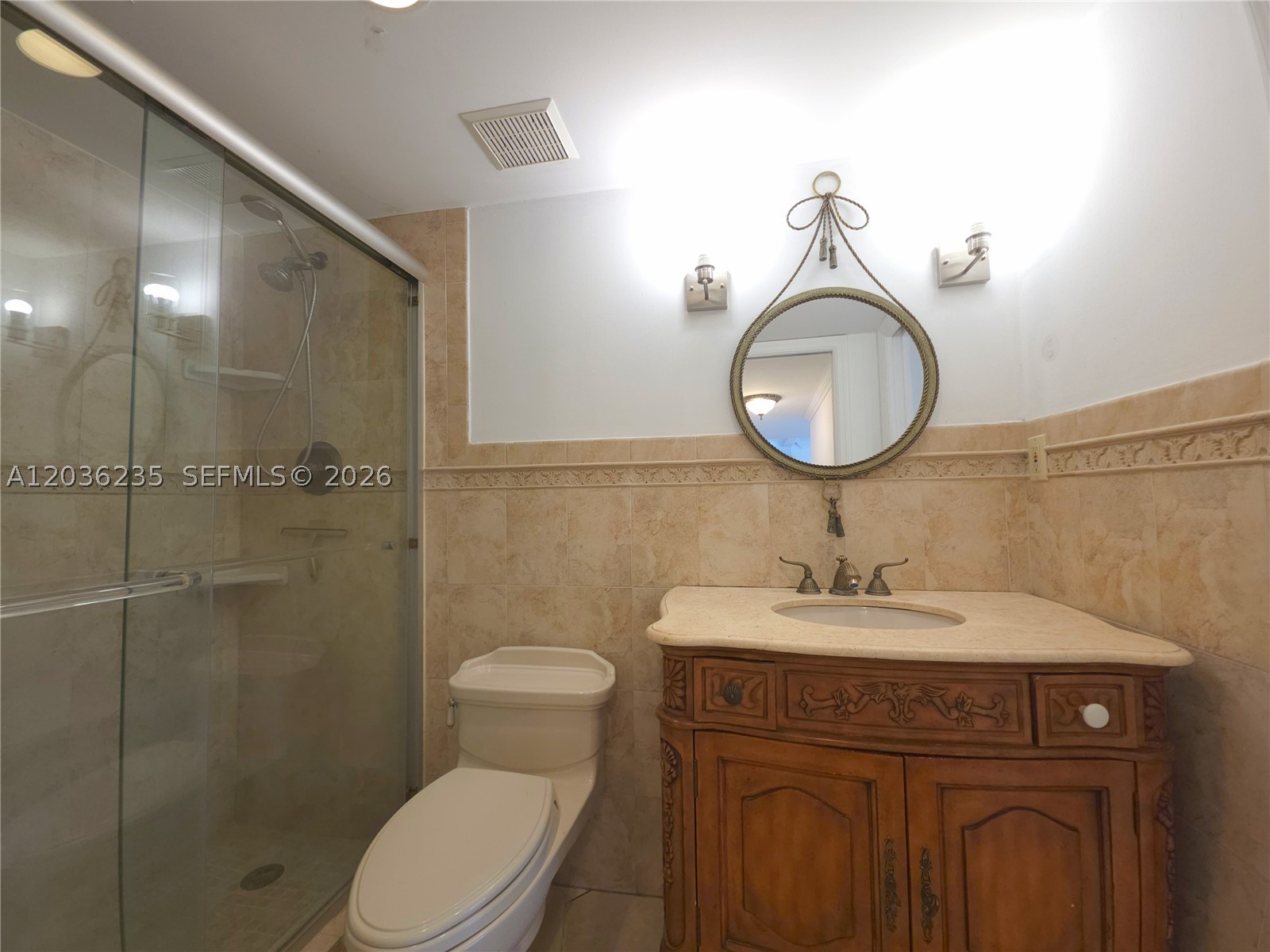 THE PRESIDENTIAL CONDO - Residential Lease