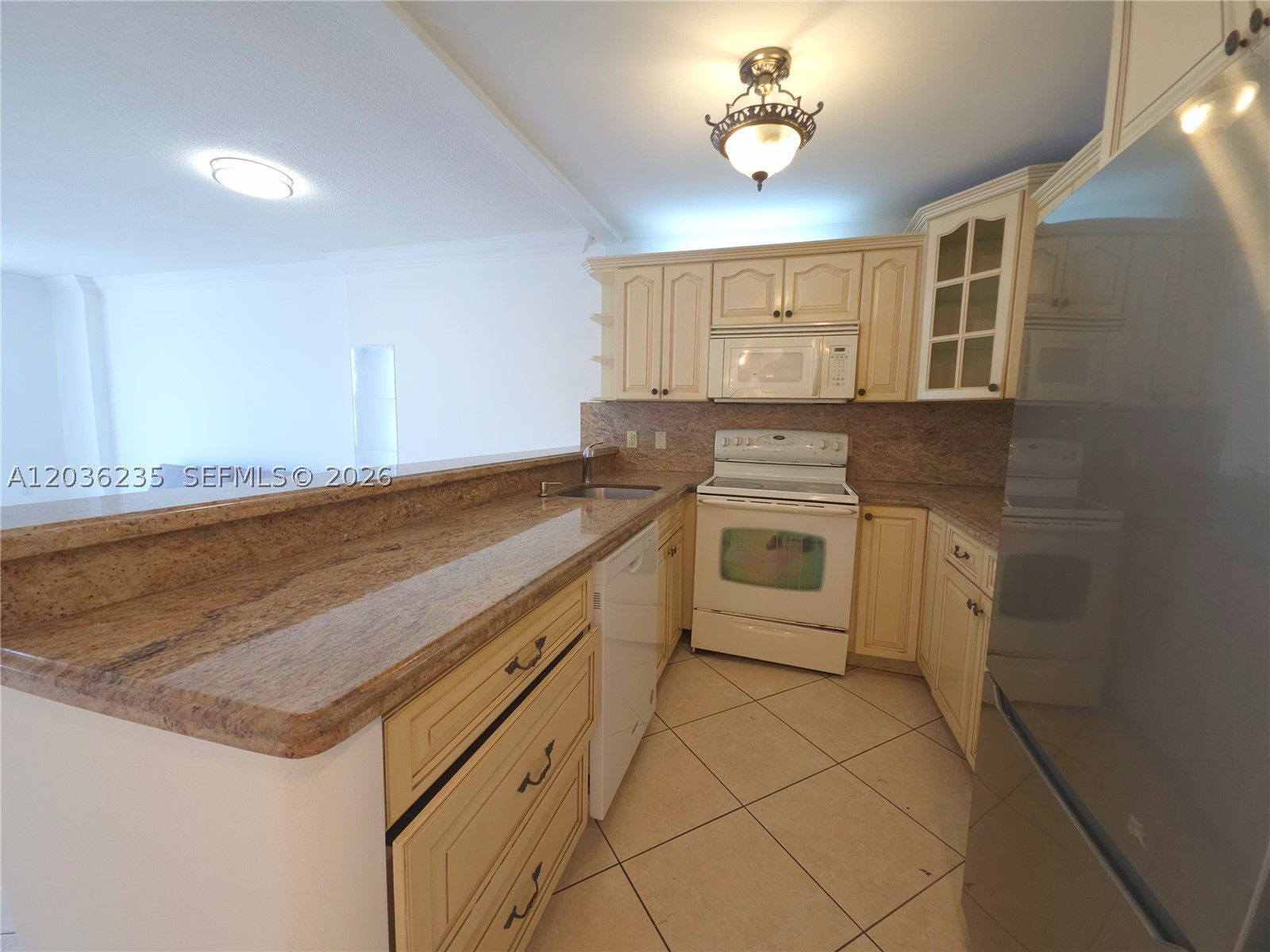 THE PRESIDENTIAL CONDO - Residential Lease