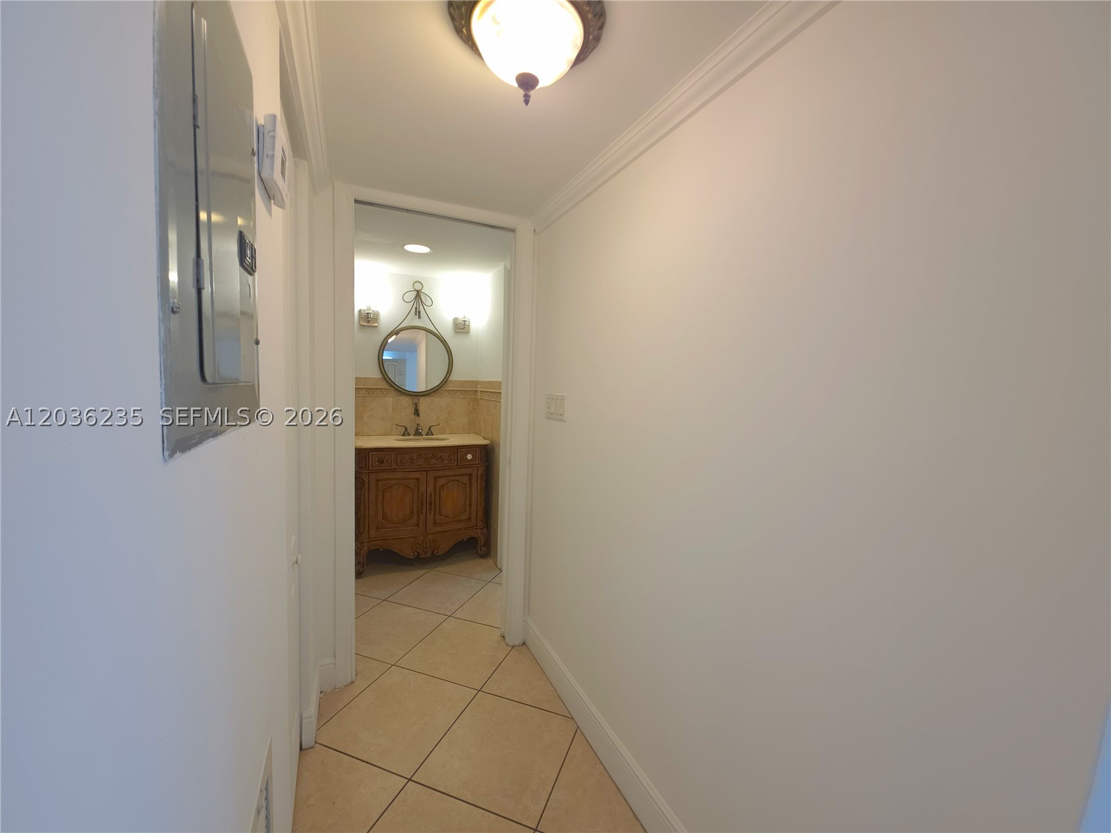 THE PRESIDENTIAL CONDO - Residential Lease