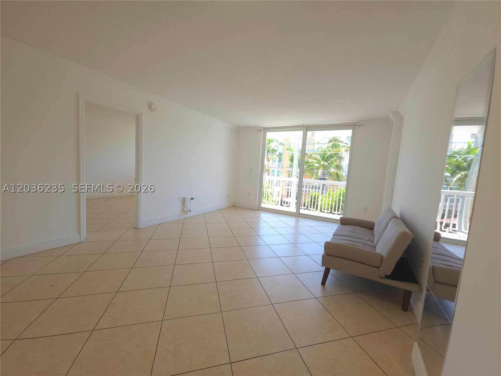 THE PRESIDENTIAL CONDO - Residential Lease