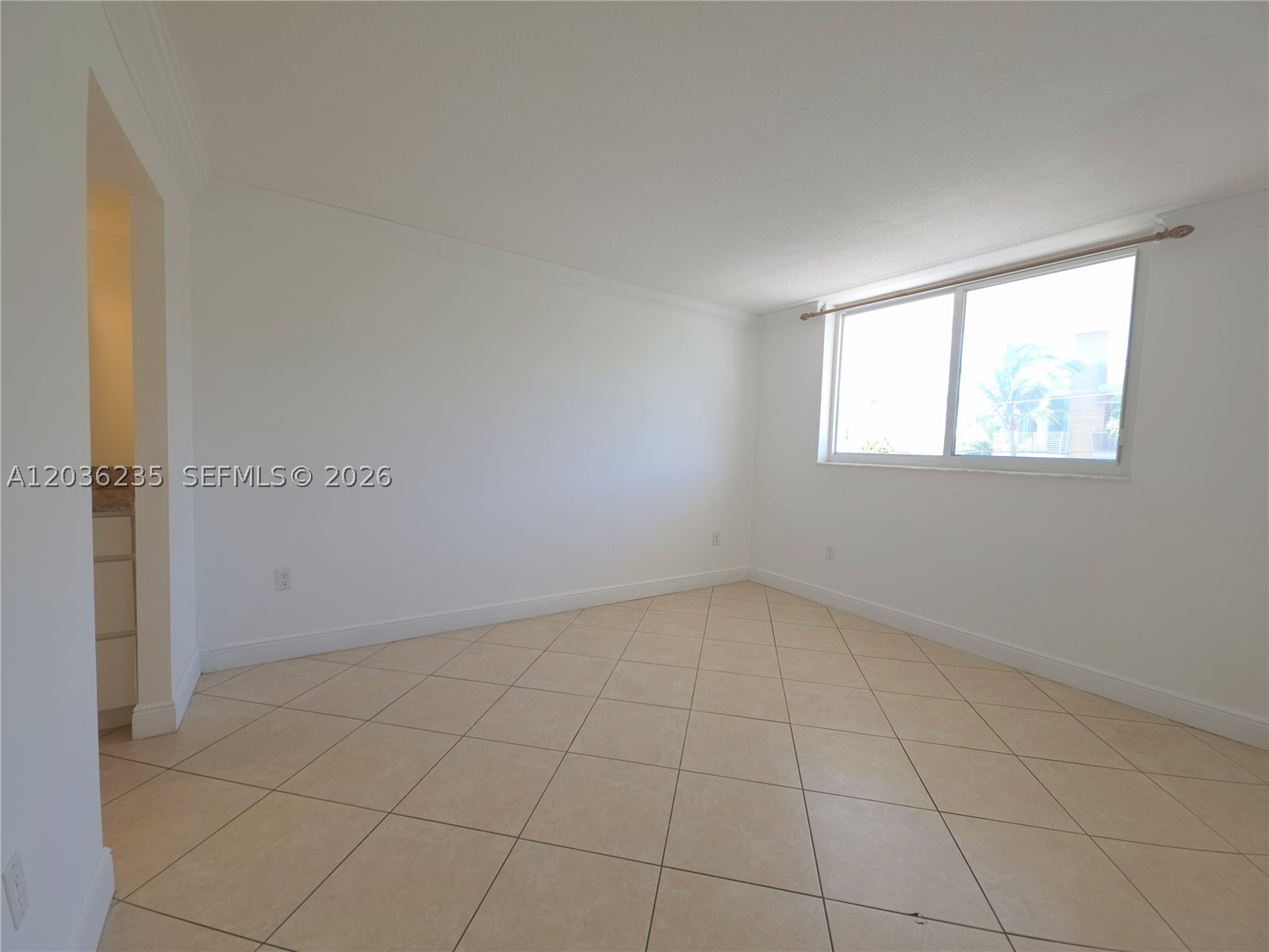 THE PRESIDENTIAL CONDO - Residential Lease