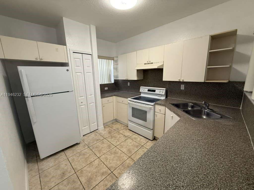 ABEL HOMES AT KEYS WINDS - Residential