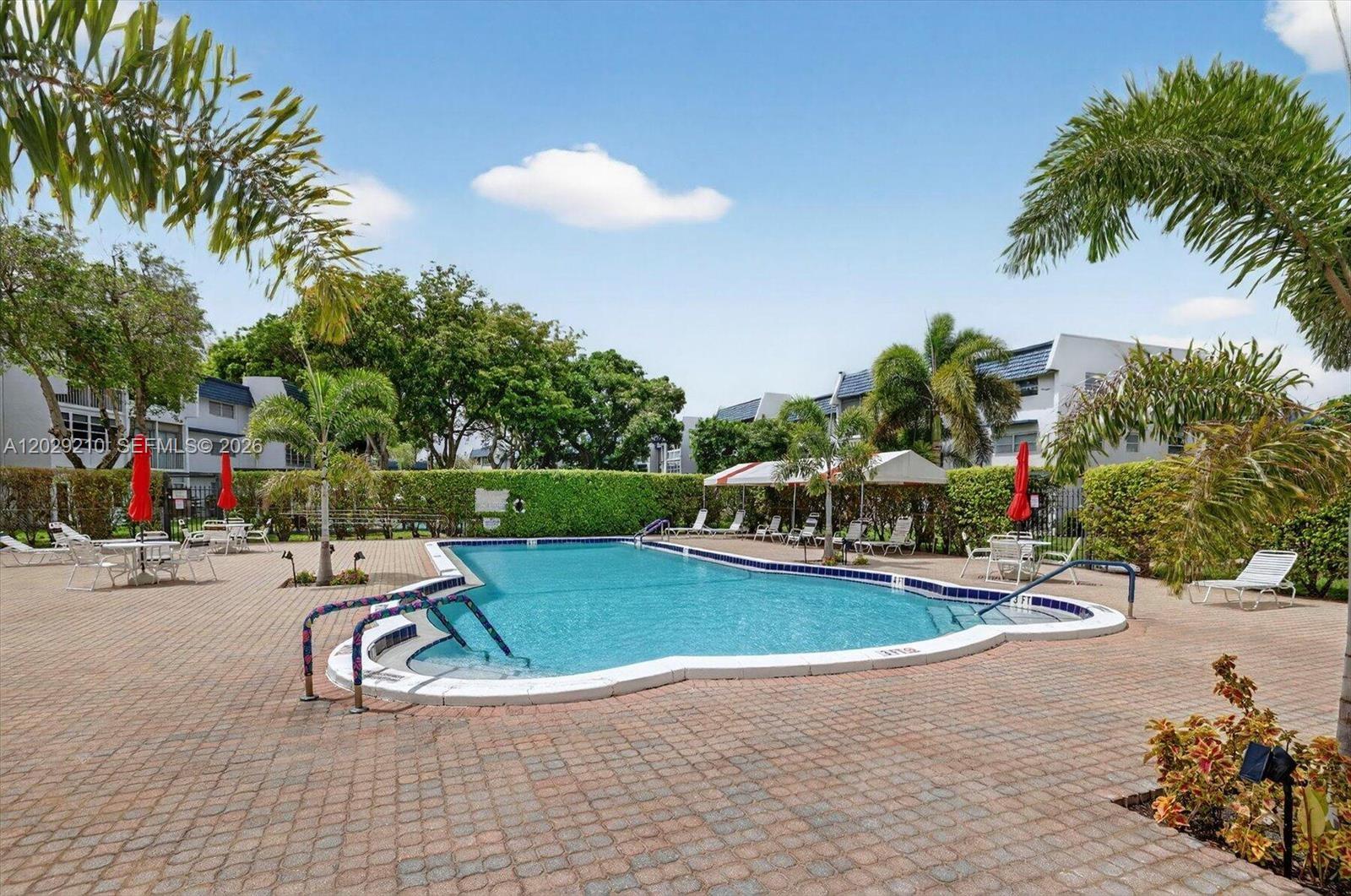 ORIOLE GOLF & TENNIS CLUB - Residential