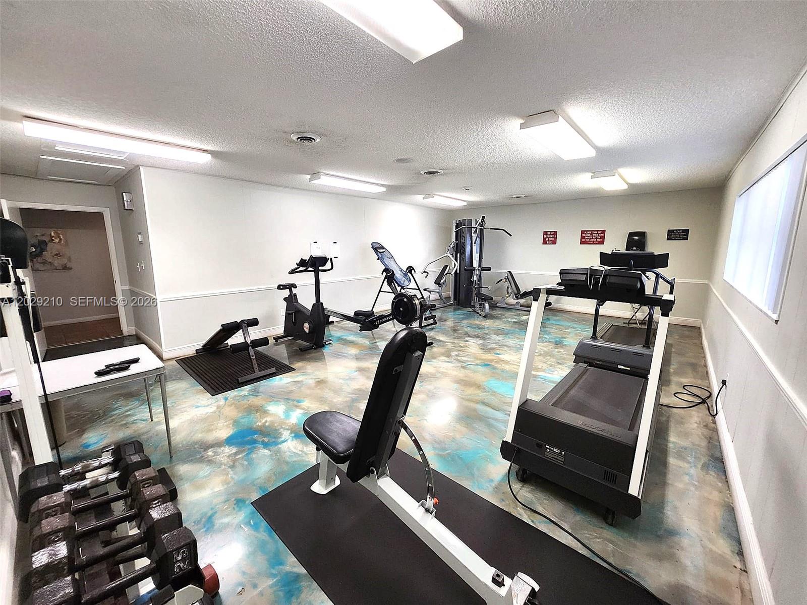 ORIOLE GOLF & TENNIS CLUB - Residential