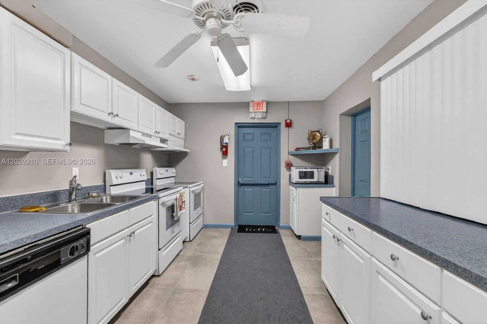 ORIOLE GOLF & TENNIS CLUB - Residential