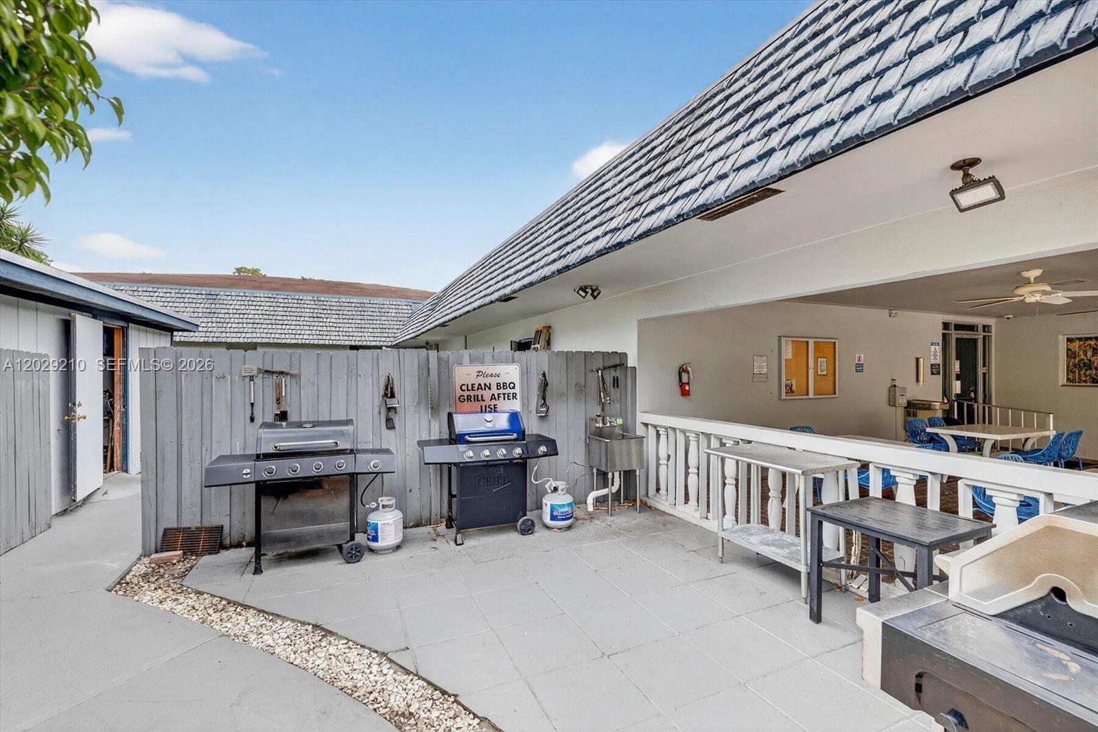 ORIOLE GOLF & TENNIS CLUB - Residential