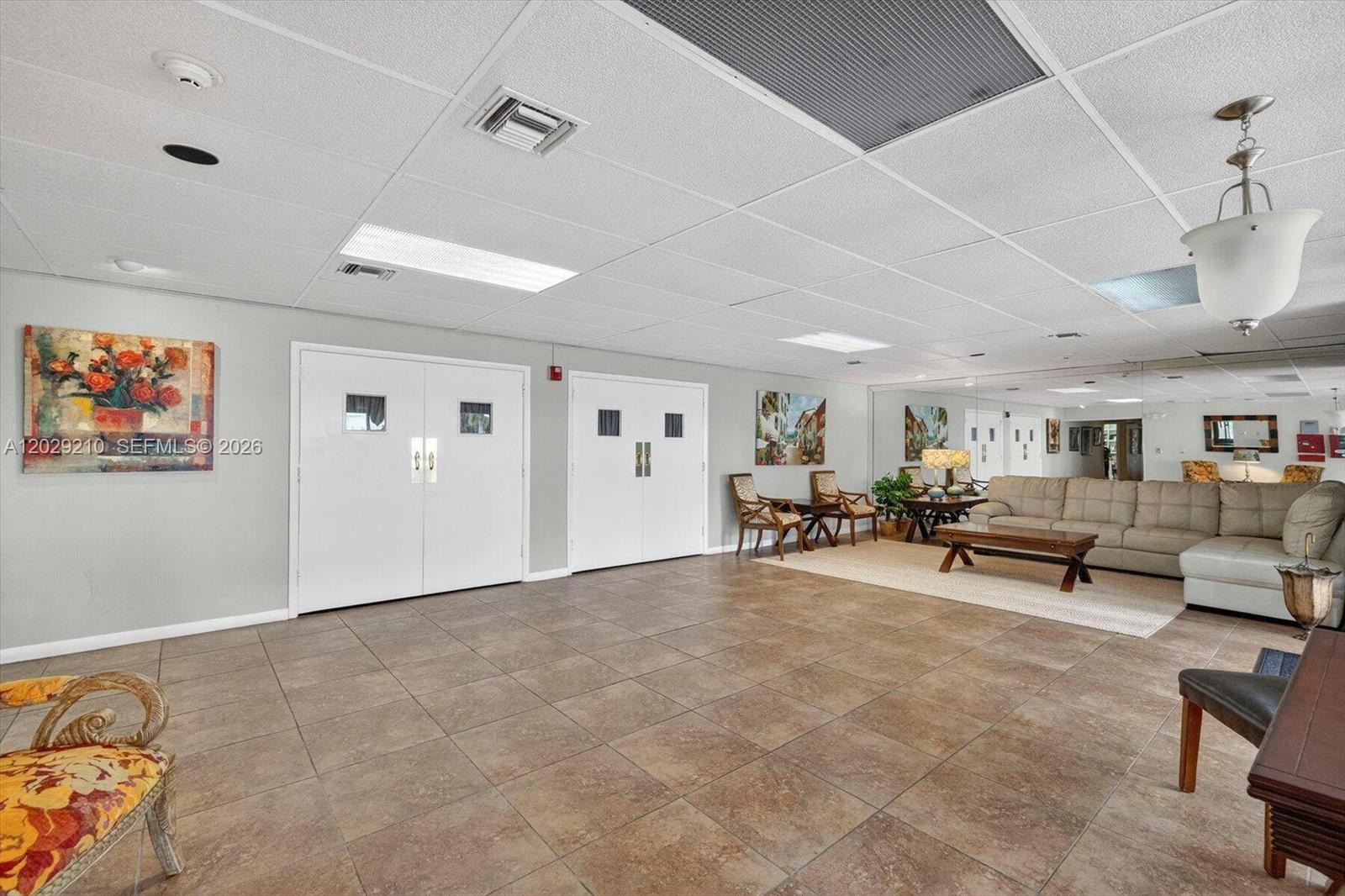 ORIOLE GOLF & TENNIS CLUB - Residential