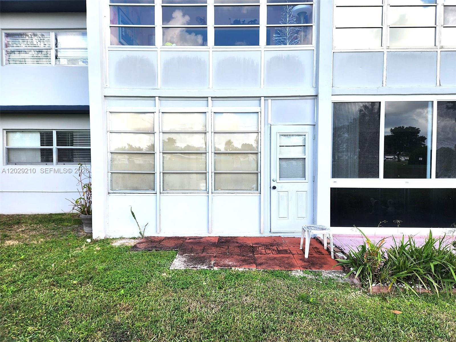 ORIOLE GOLF & TENNIS CLUB - Residential