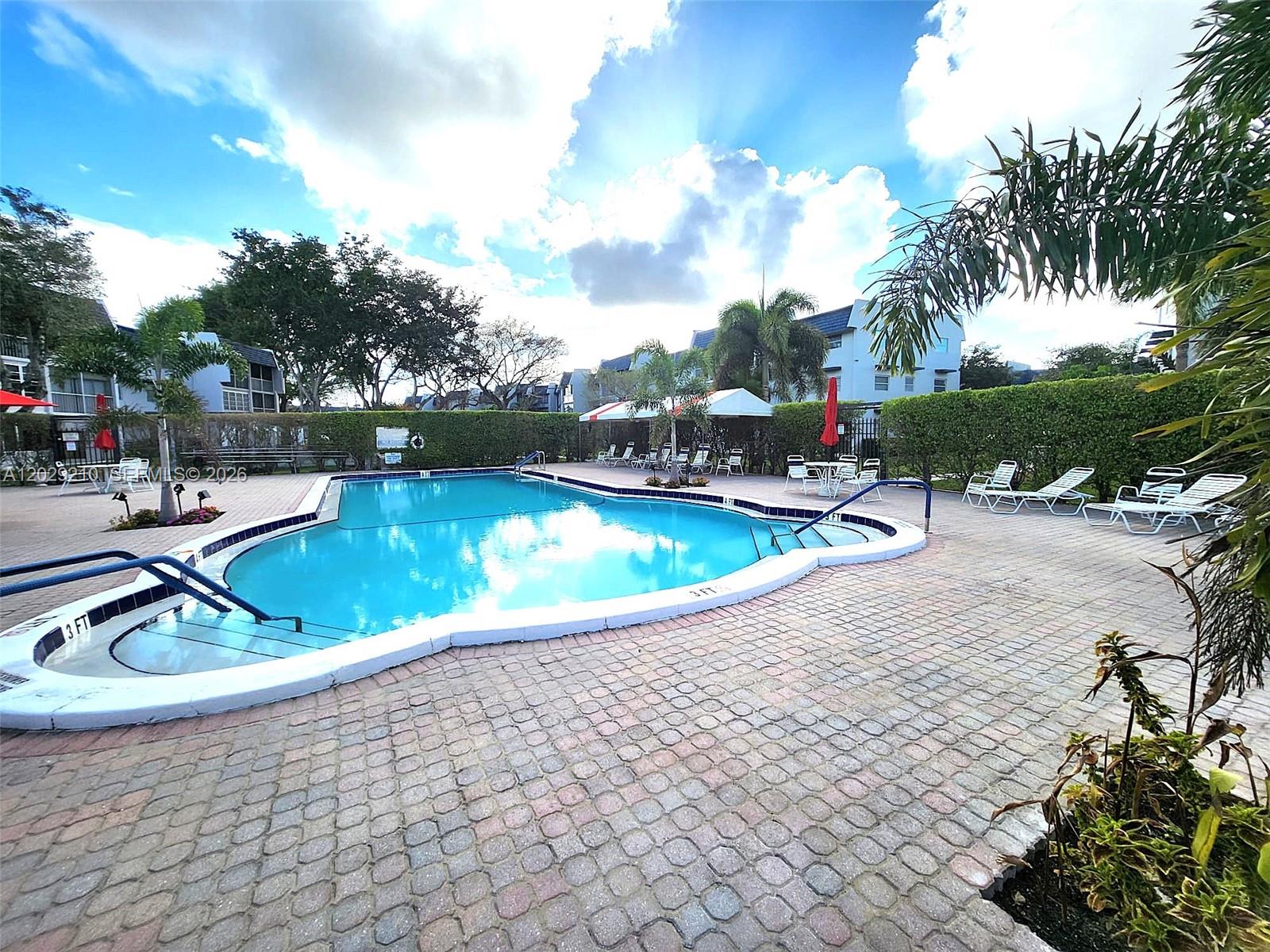 ORIOLE GOLF & TENNIS CLUB - Residential