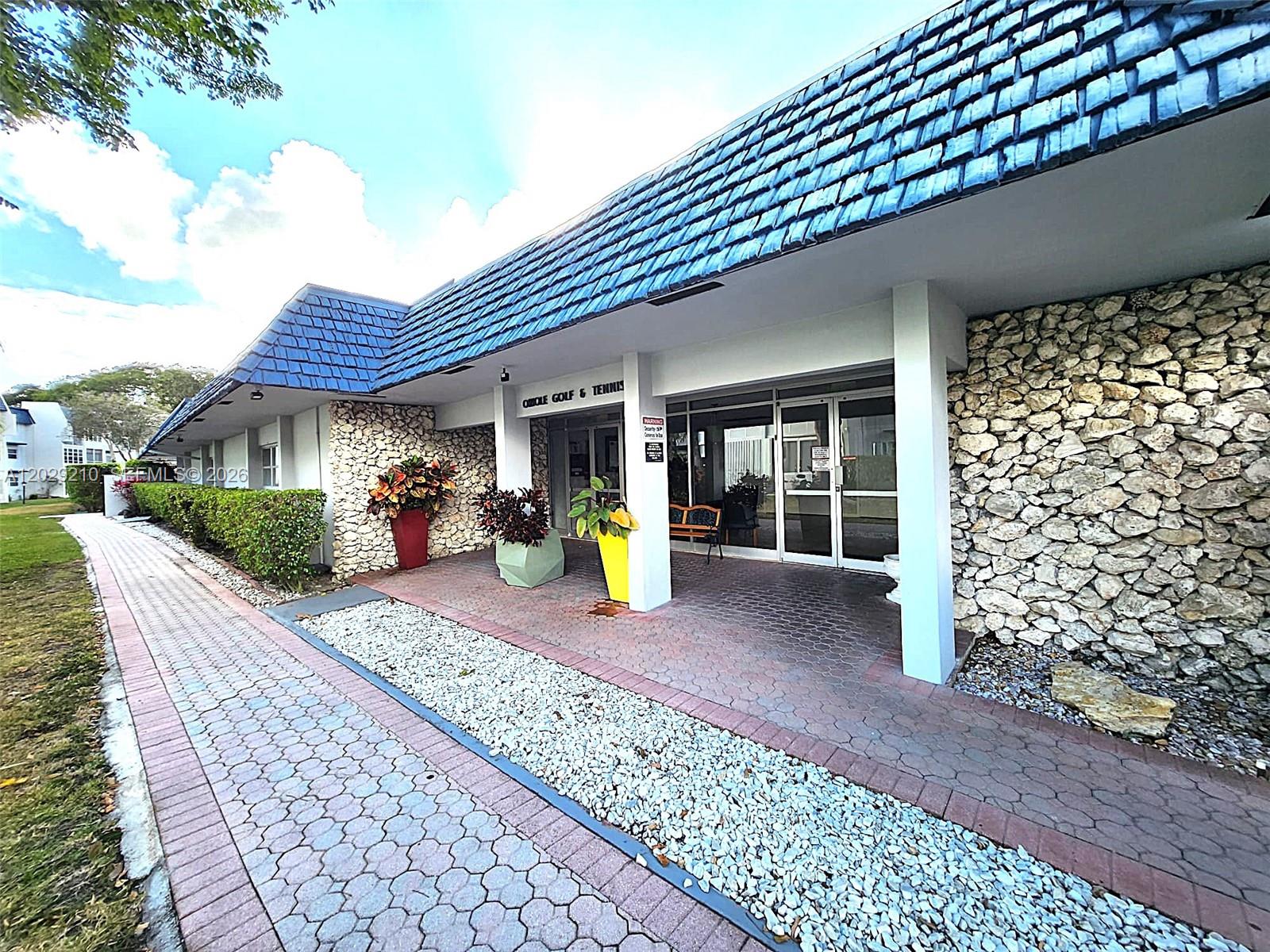 ORIOLE GOLF & TENNIS CLUB - Residential