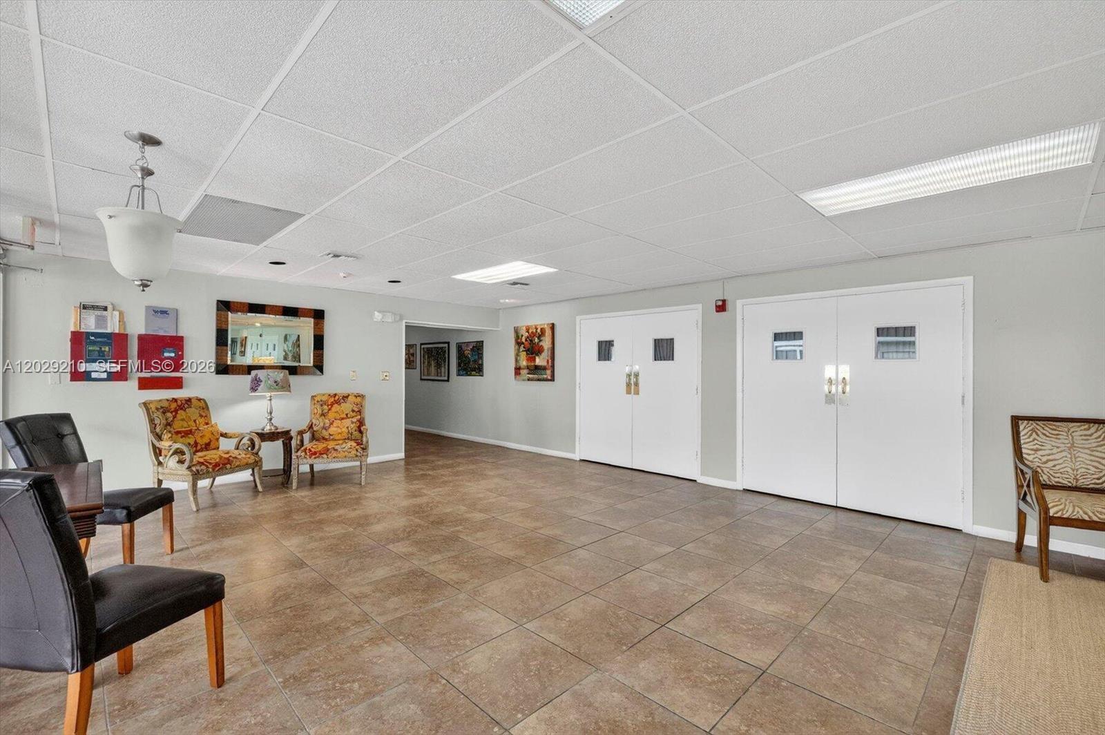 ORIOLE GOLF & TENNIS CLUB - Residential