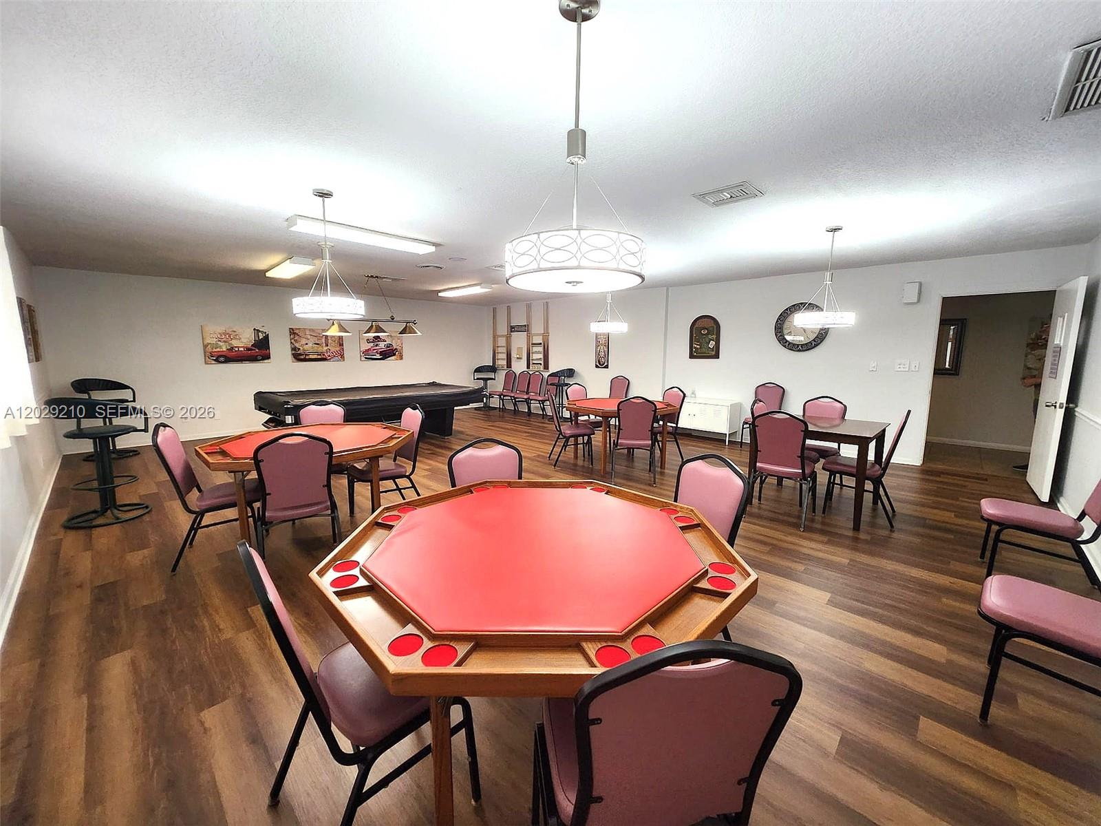 ORIOLE GOLF & TENNIS CLUB - Residential