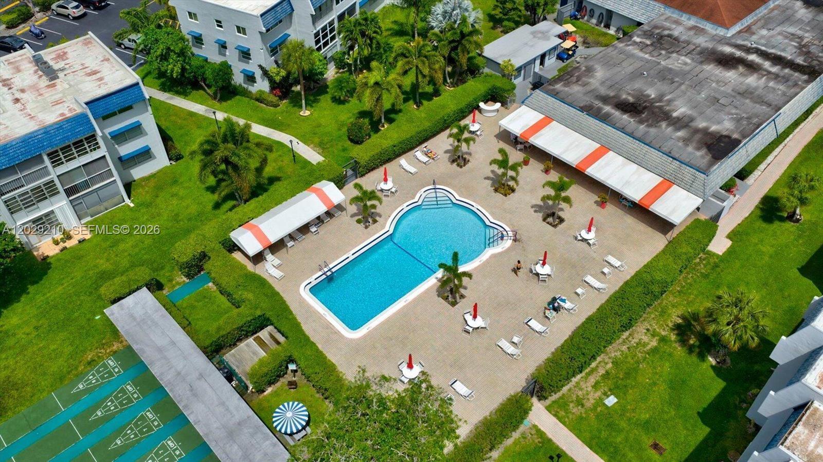 ORIOLE GOLF & TENNIS CLUB - Residential