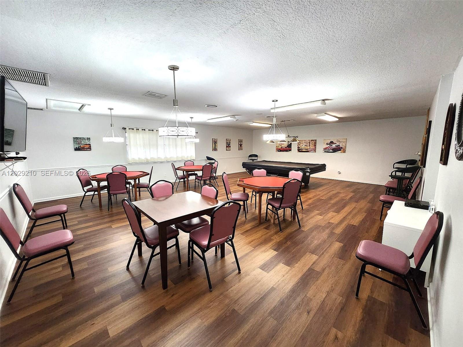 ORIOLE GOLF & TENNIS CLUB - Residential