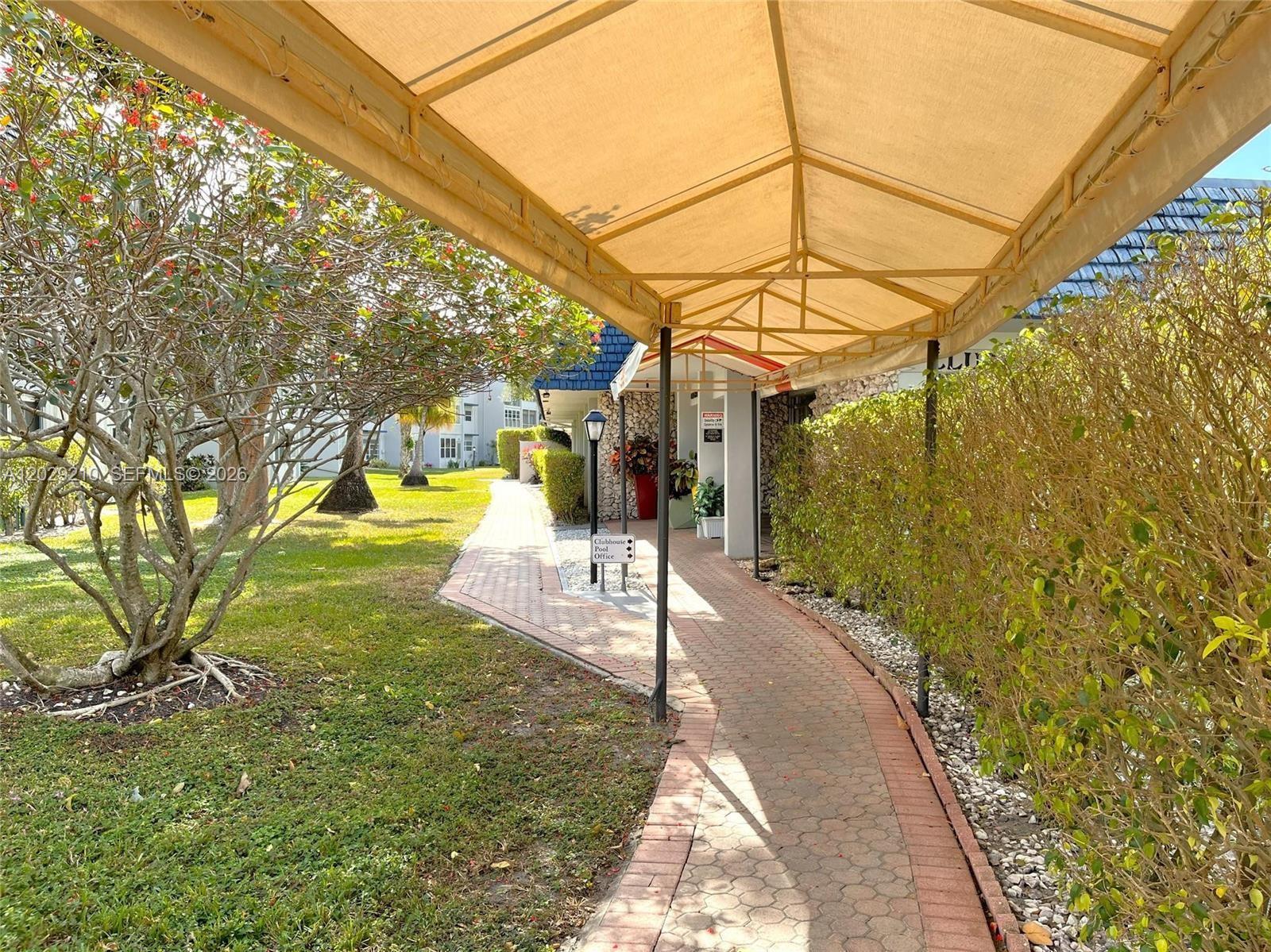ORIOLE GOLF & TENNIS CLUB - Residential