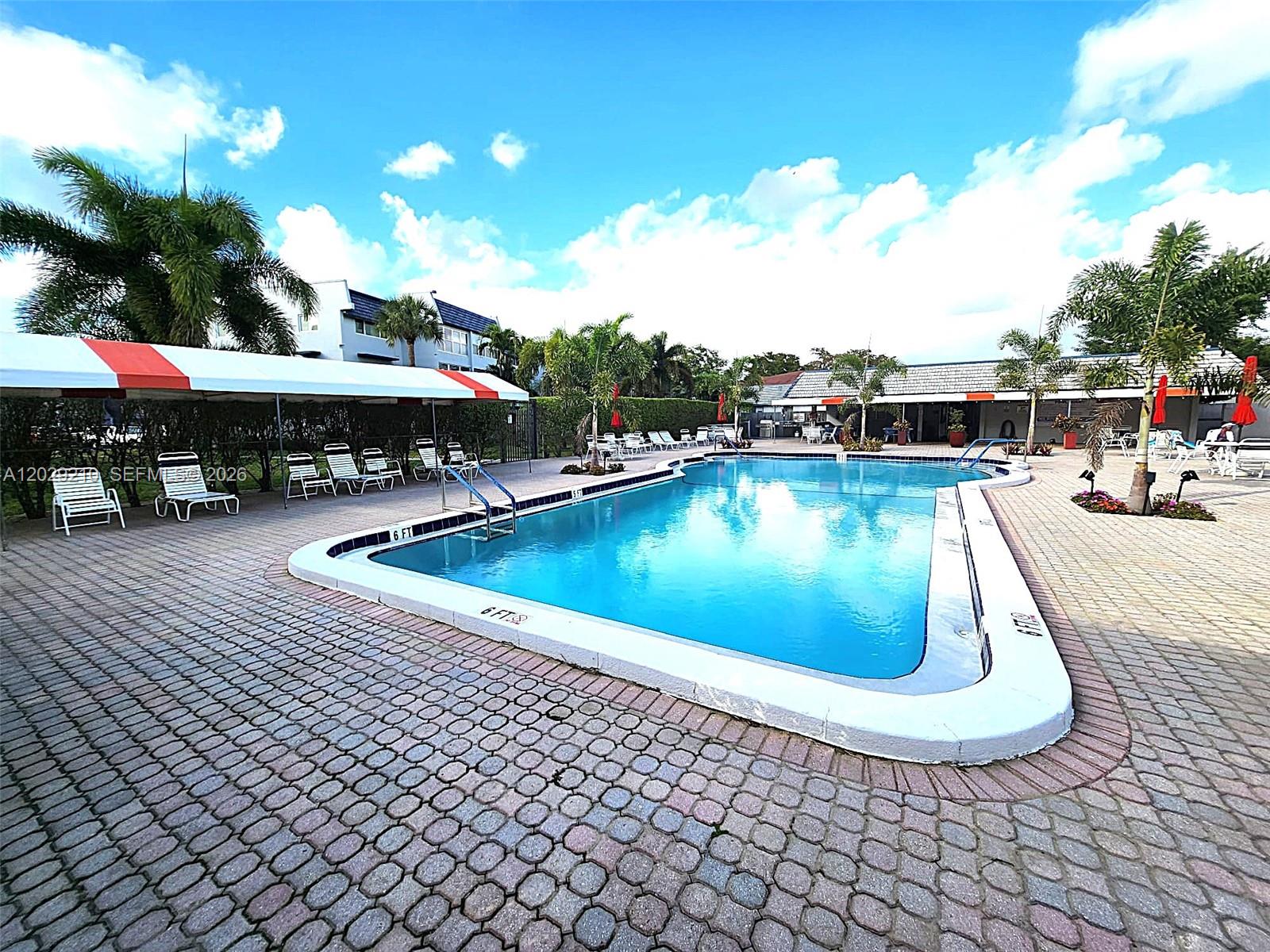 ORIOLE GOLF & TENNIS CLUB - Residential
