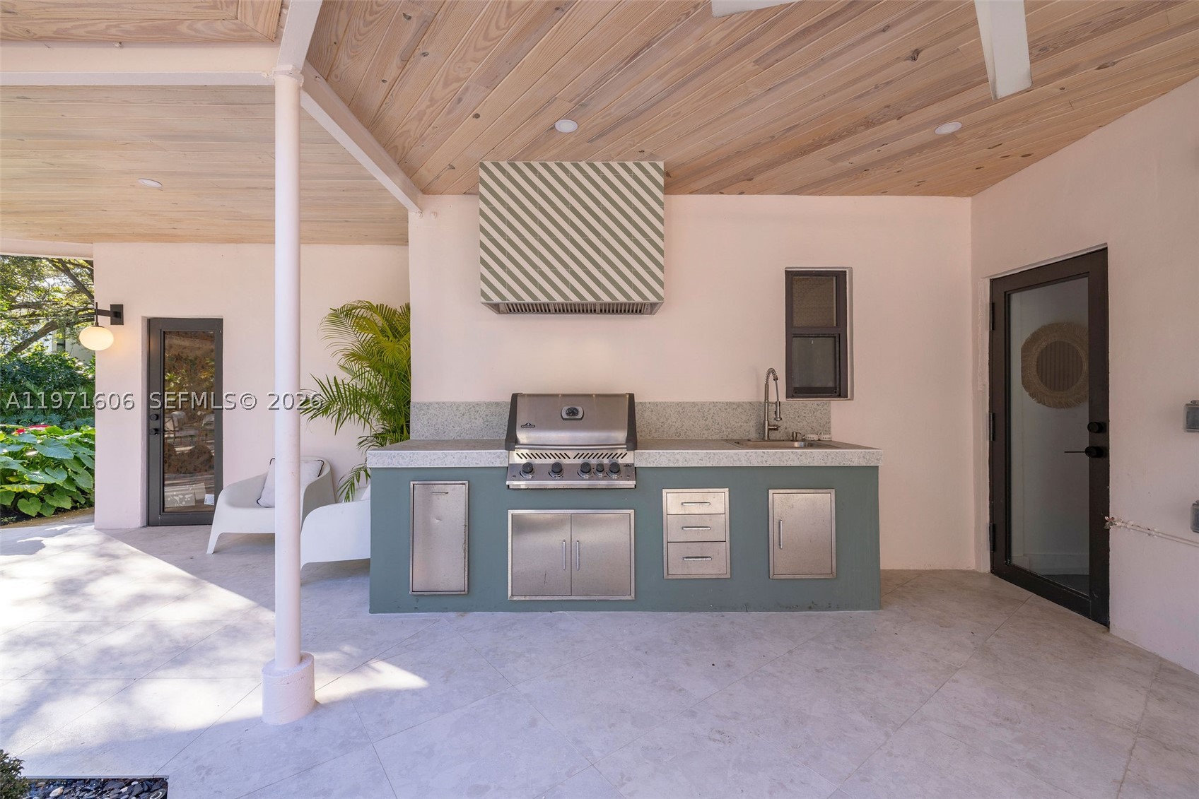 MIAMI SHORES SEC 3 - Residential