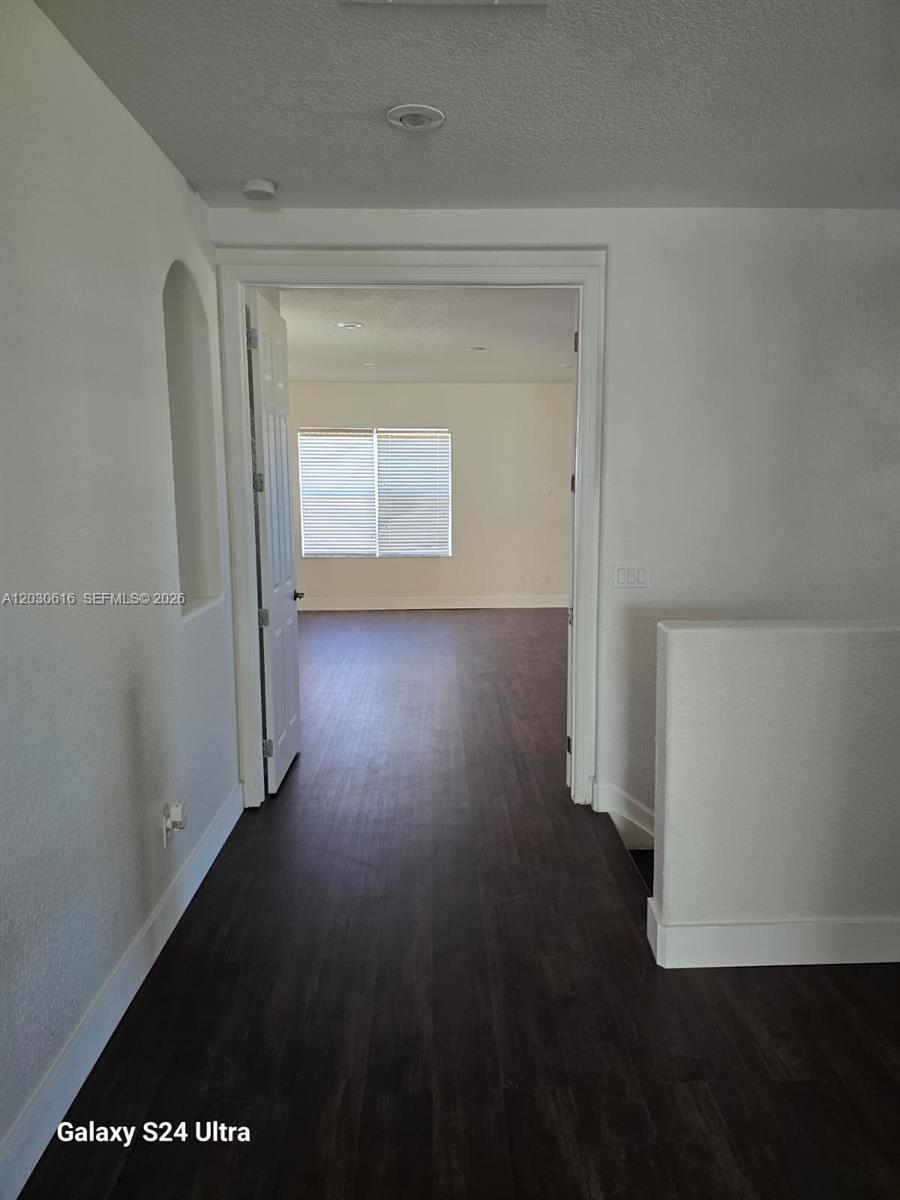 NORTH SHORE VLG - Residential