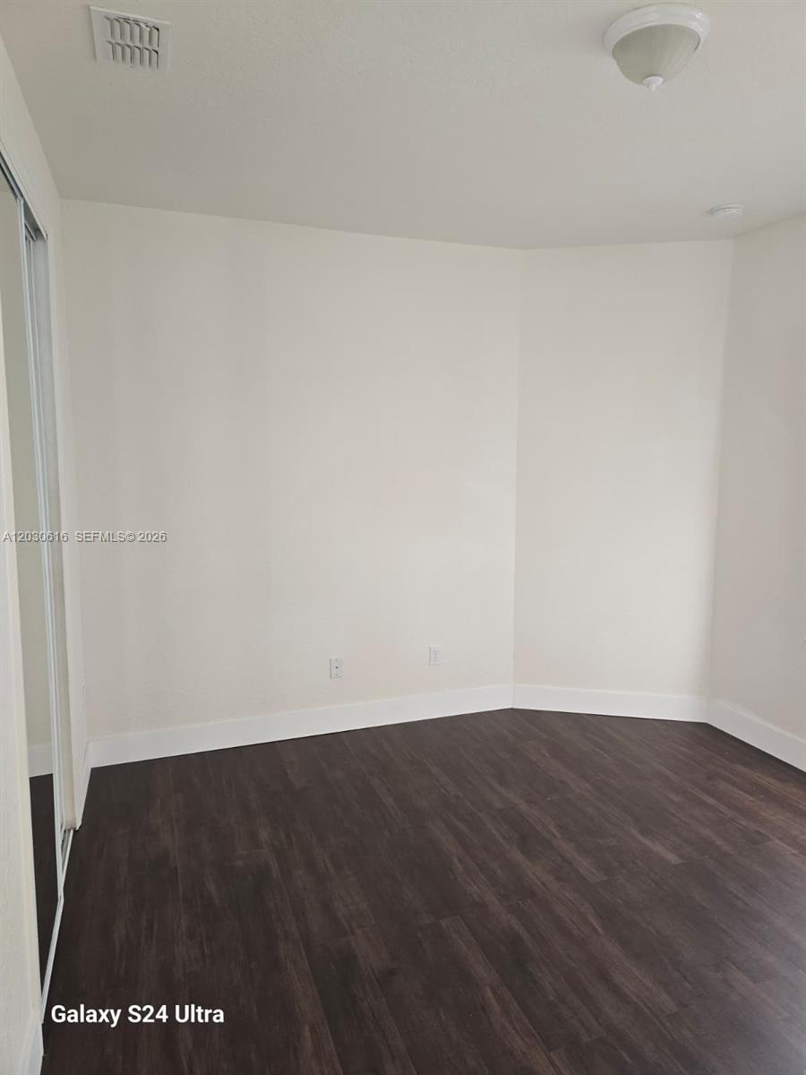 NORTH SHORE VLG - Residential