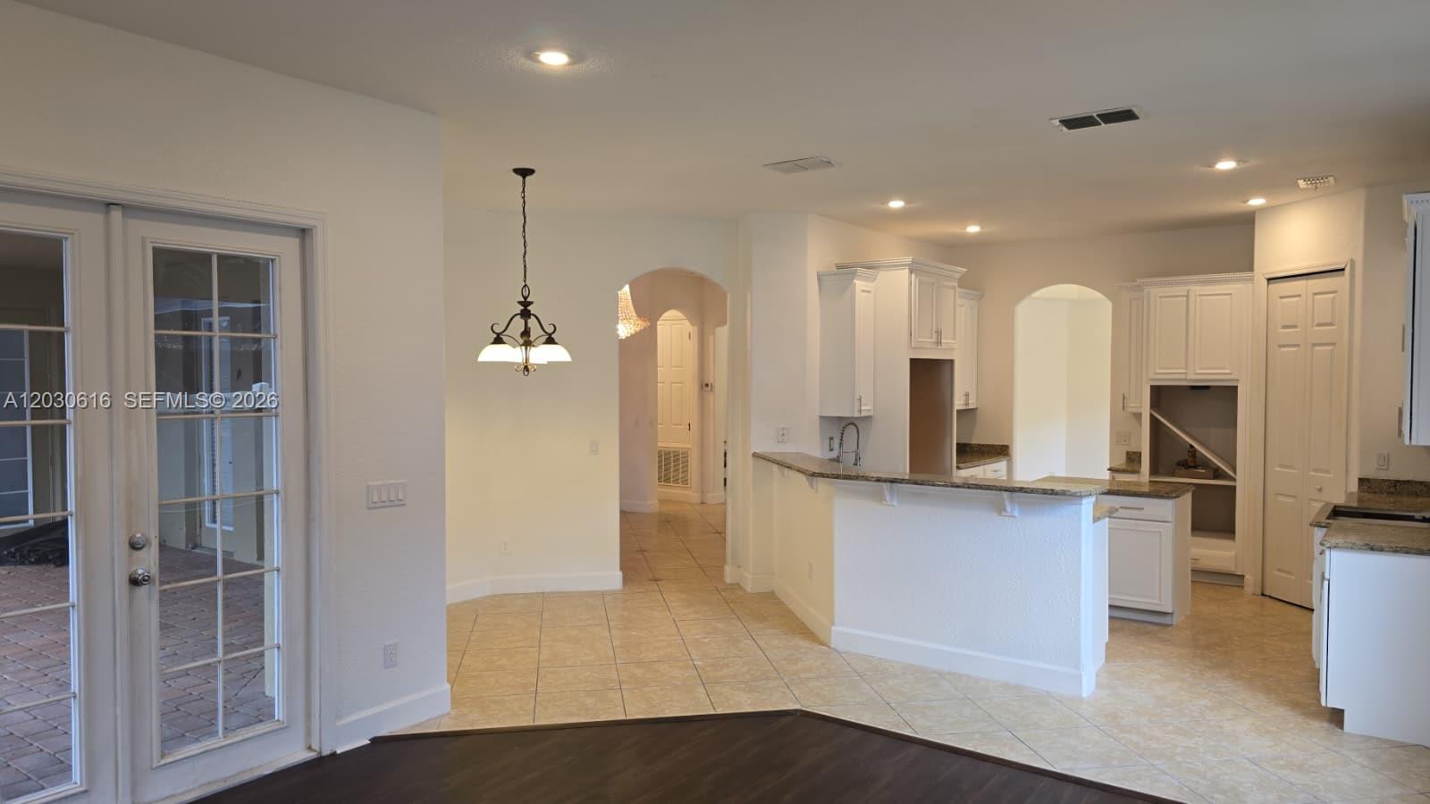 NORTH SHORE VLG - Residential