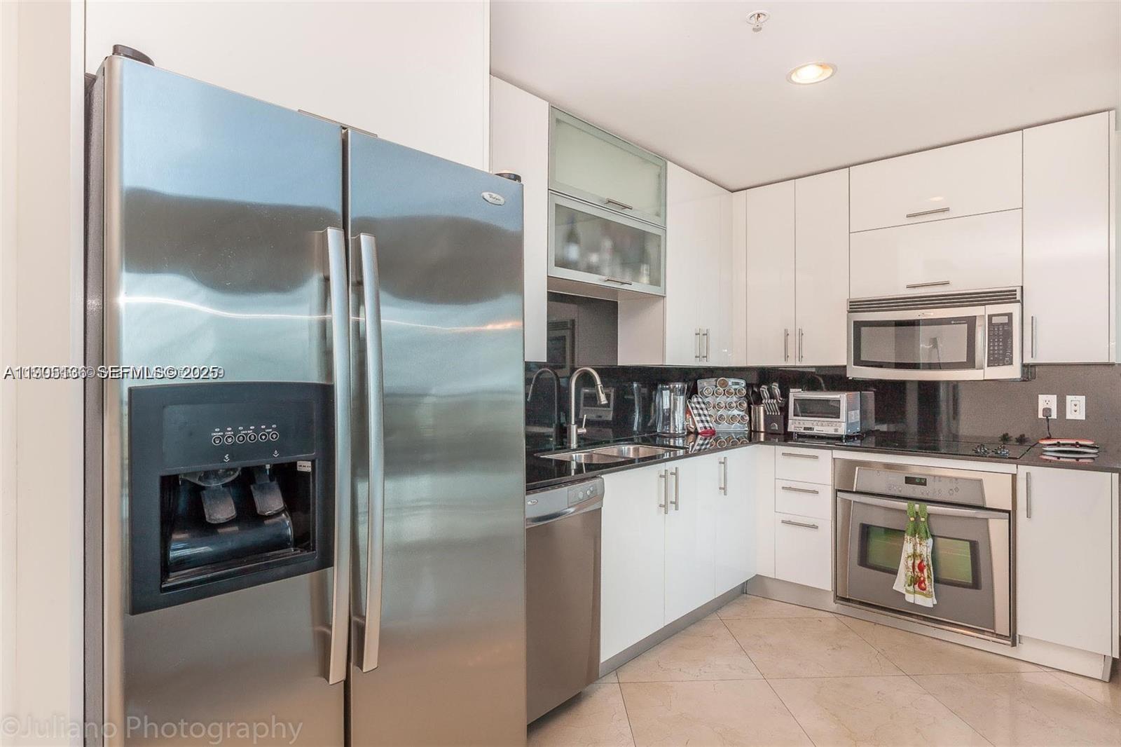 INFINITY AT BRICKELL COND - Residential