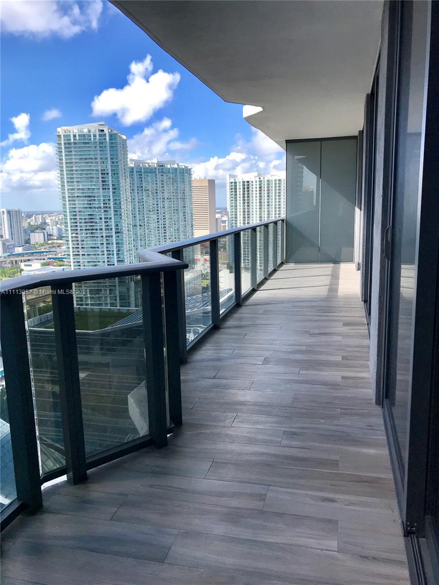 SLS LUX - Residential Lease