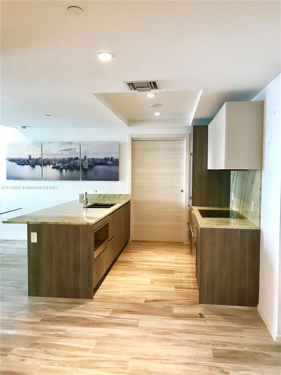 SLS LUX - Residential Lease
