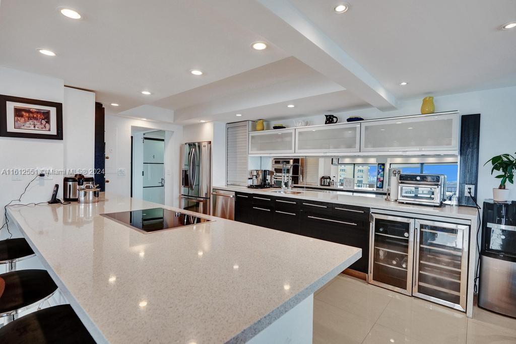 CRICKET CLUB CONDO - Residential