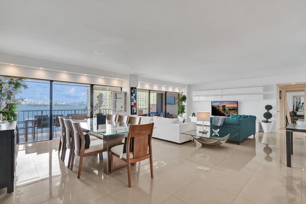 CRICKET CLUB CONDO - Residential