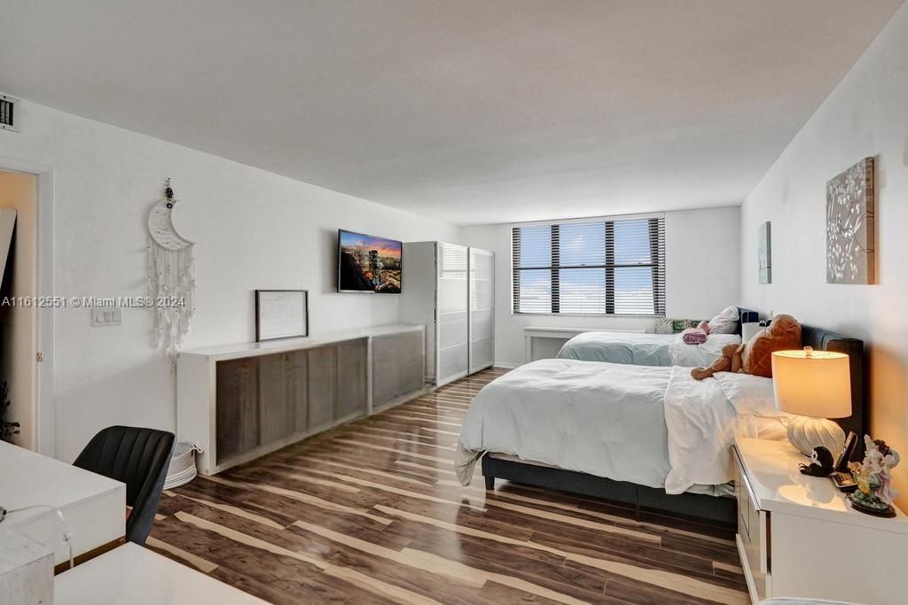 CRICKET CLUB CONDO - Residential