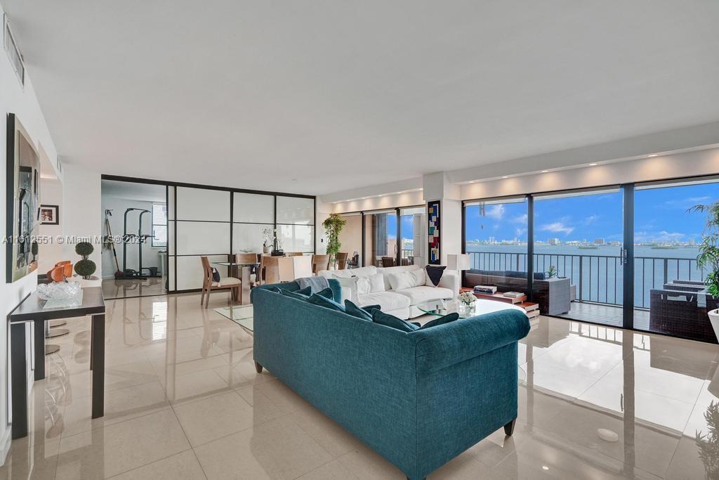 CRICKET CLUB CONDO - Residential