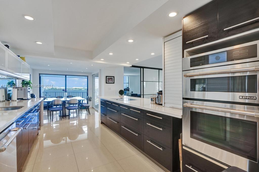 CRICKET CLUB CONDO - Residential
