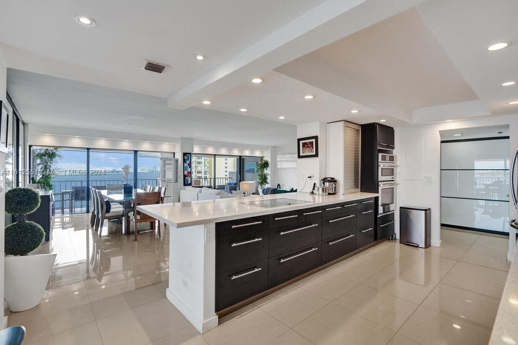CRICKET CLUB CONDO - Residential