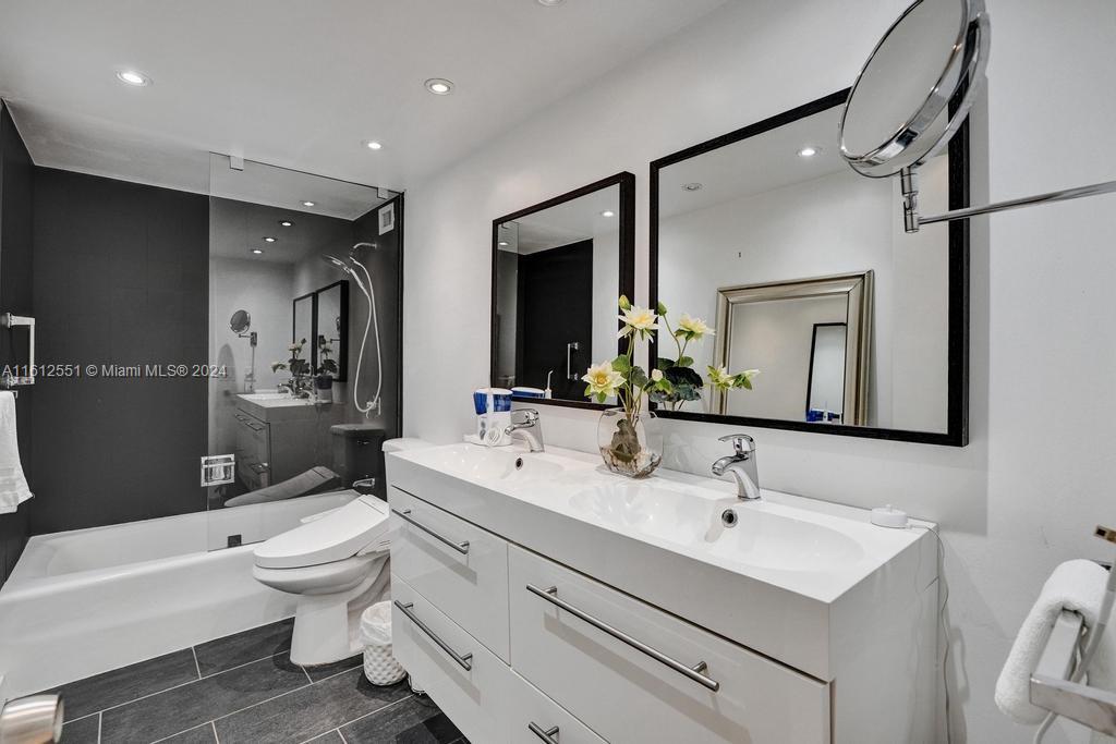 CRICKET CLUB CONDO - Residential