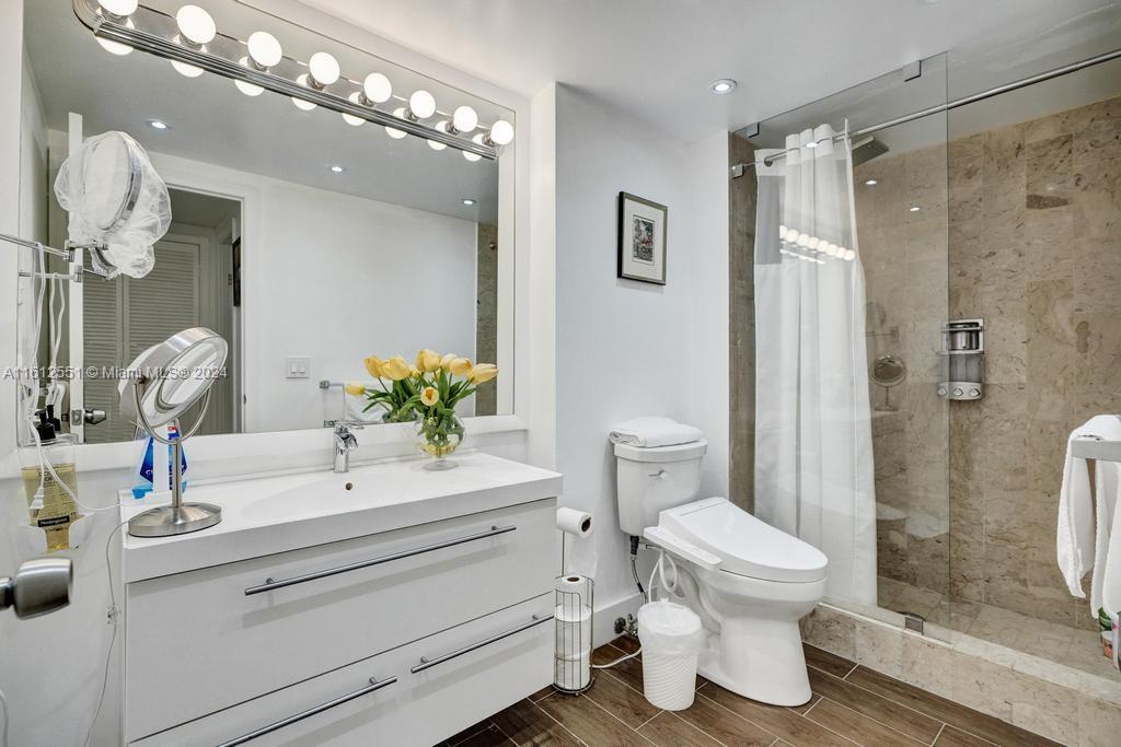 CRICKET CLUB CONDO - Residential