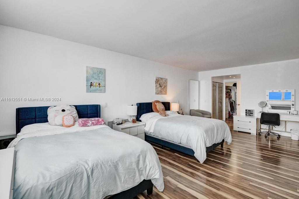 CRICKET CLUB CONDO - Residential