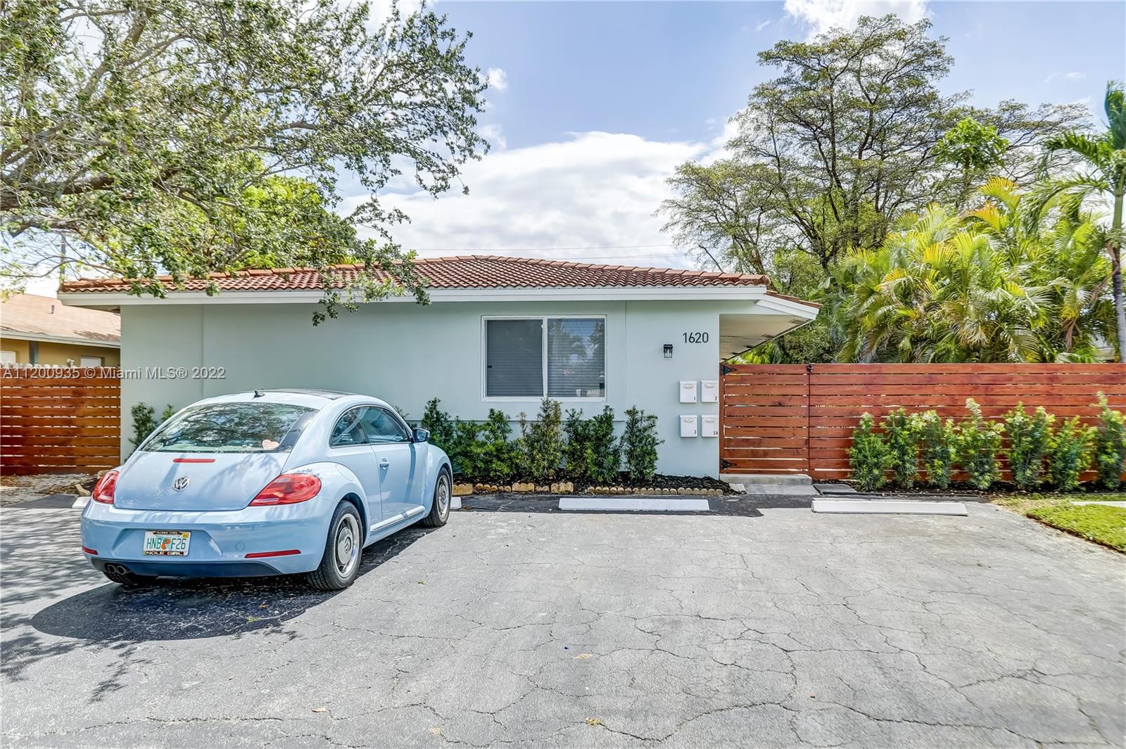 LAUDER-GATE - Residential Income