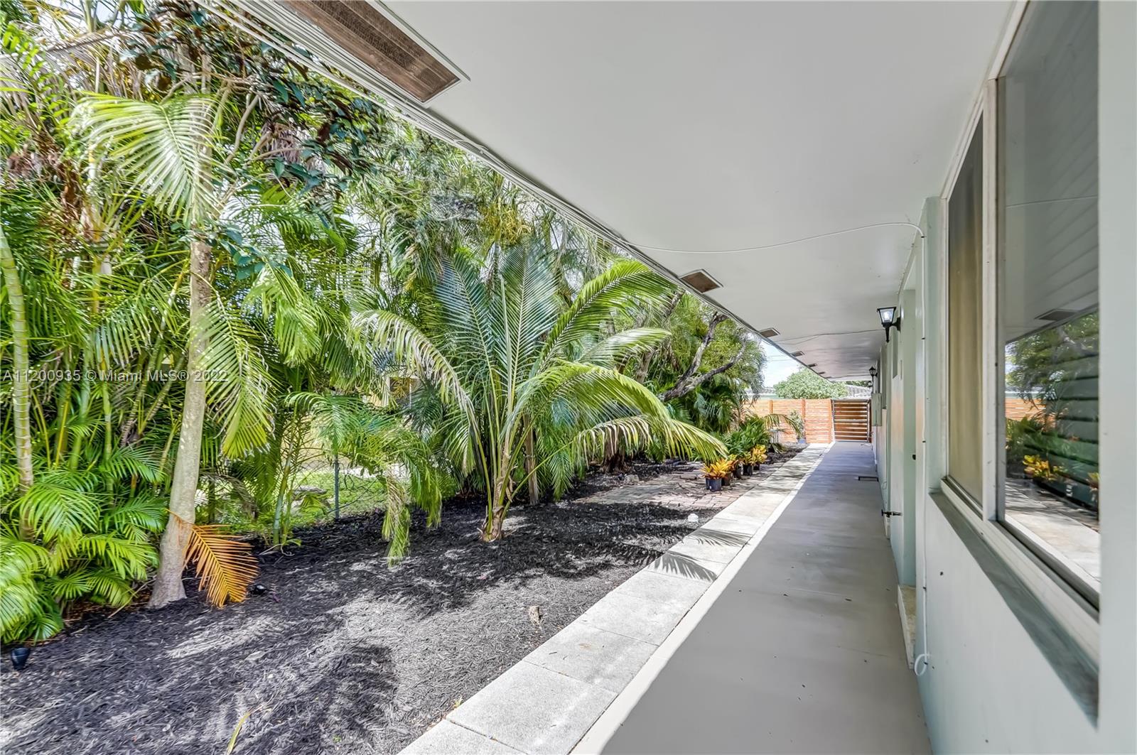 LAUDER-GATE - Residential Income