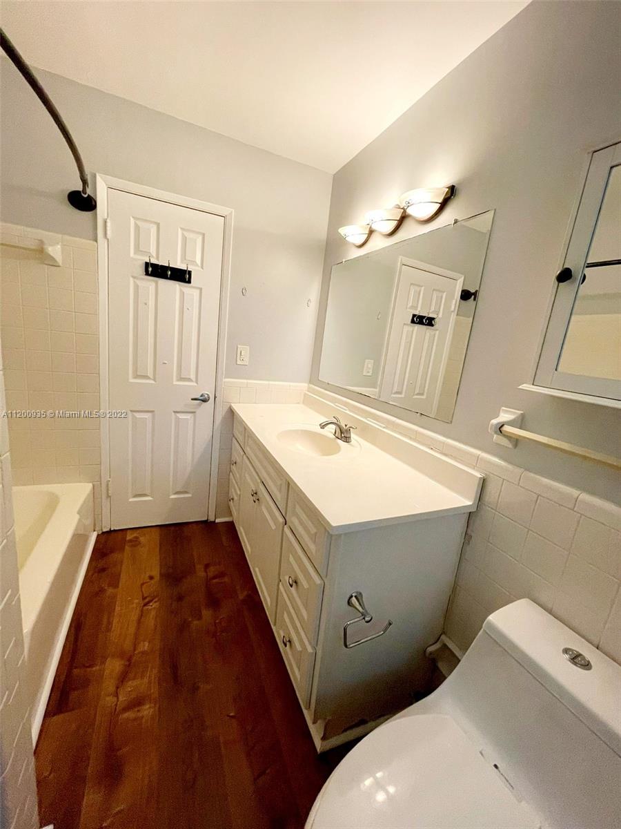 LAUDER-GATE - Residential Income