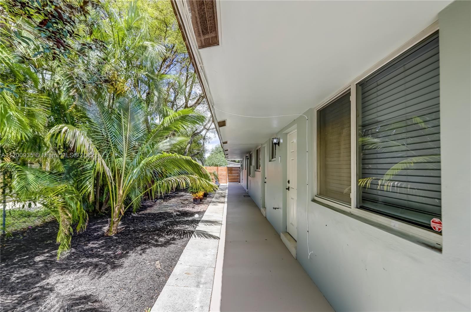 LAUDER-GATE - Residential Income